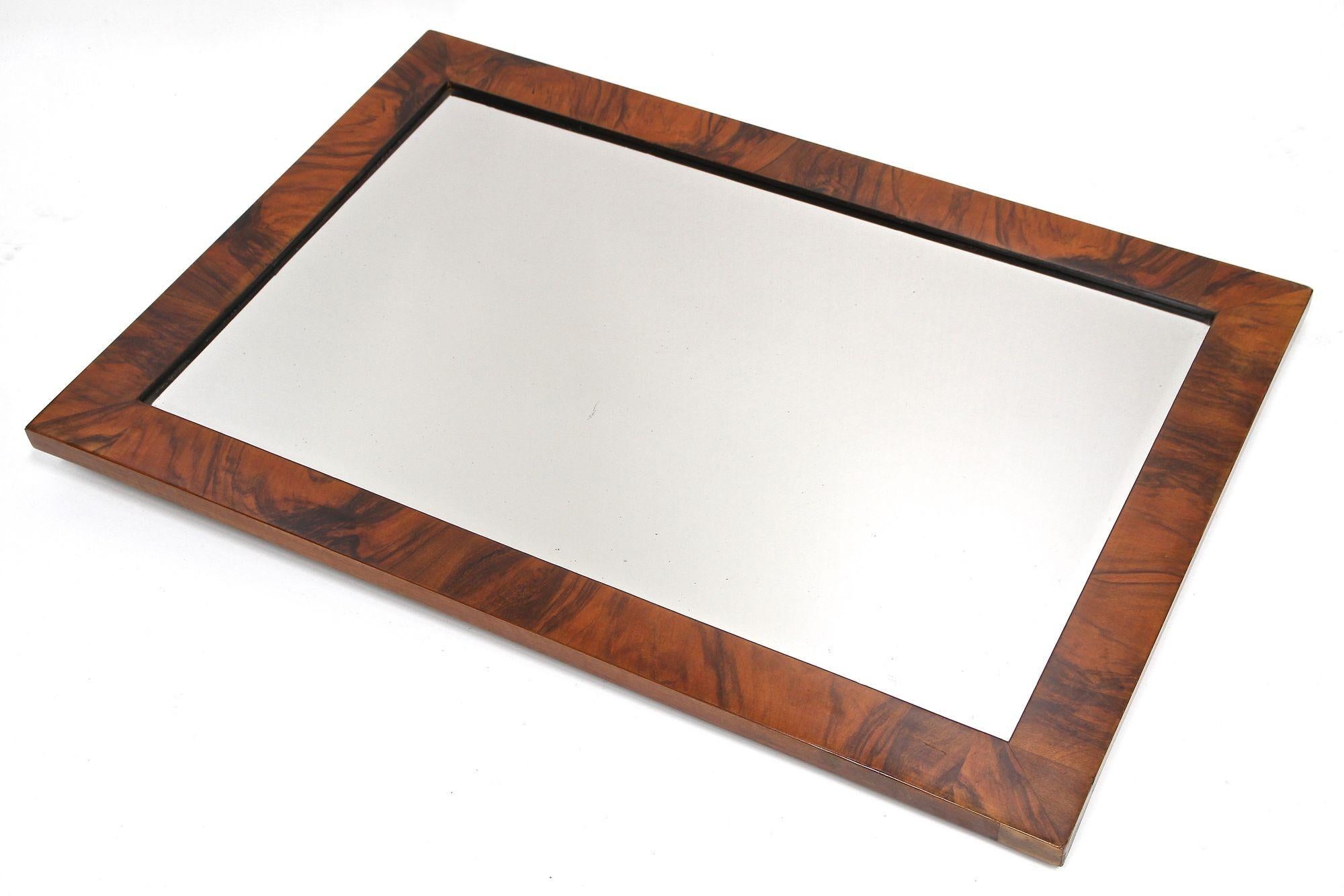 19th Century Biedermeier Walnut Mirror - Original Facet Cut Mirror, AT ca. 1825 For Sale 12
