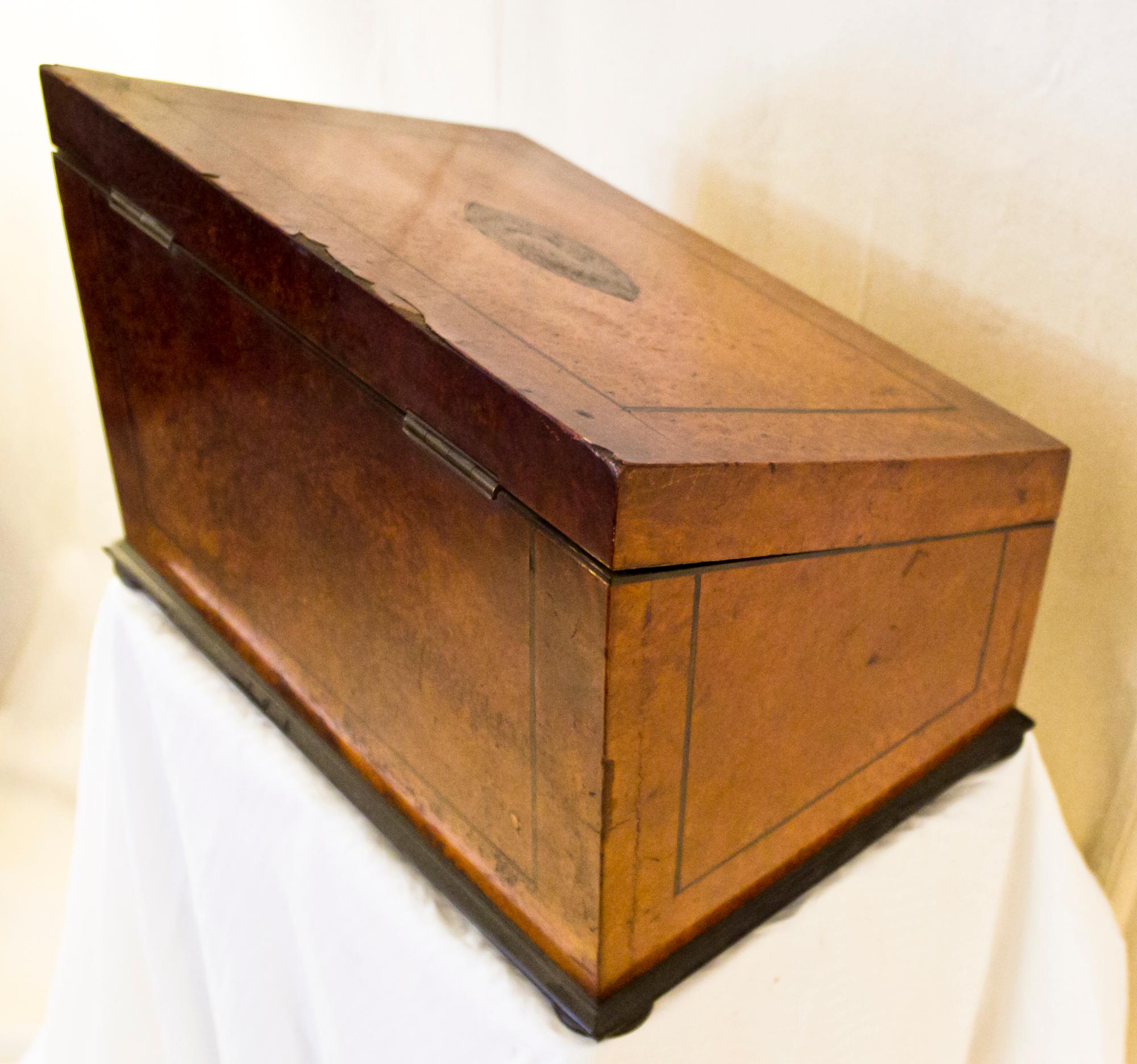 Wood 19th century Biedermeier Walnut Root Slant Top Letter Box Inlaid Bird Motif For Sale