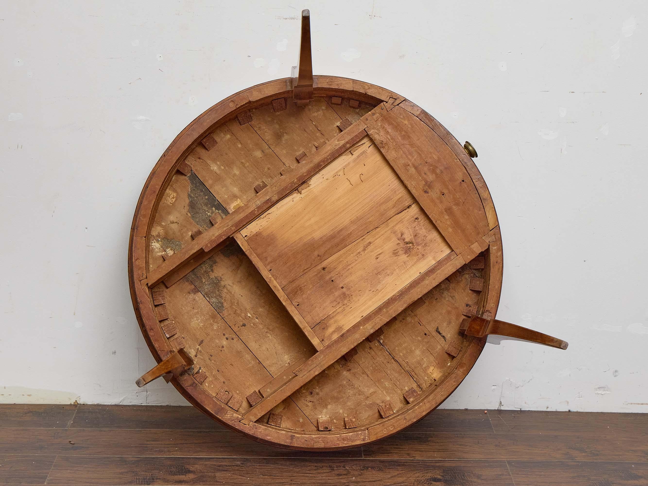 19th Century Biedermeier Walnut Round Center Table with Radiating Veneer Top For Sale 3