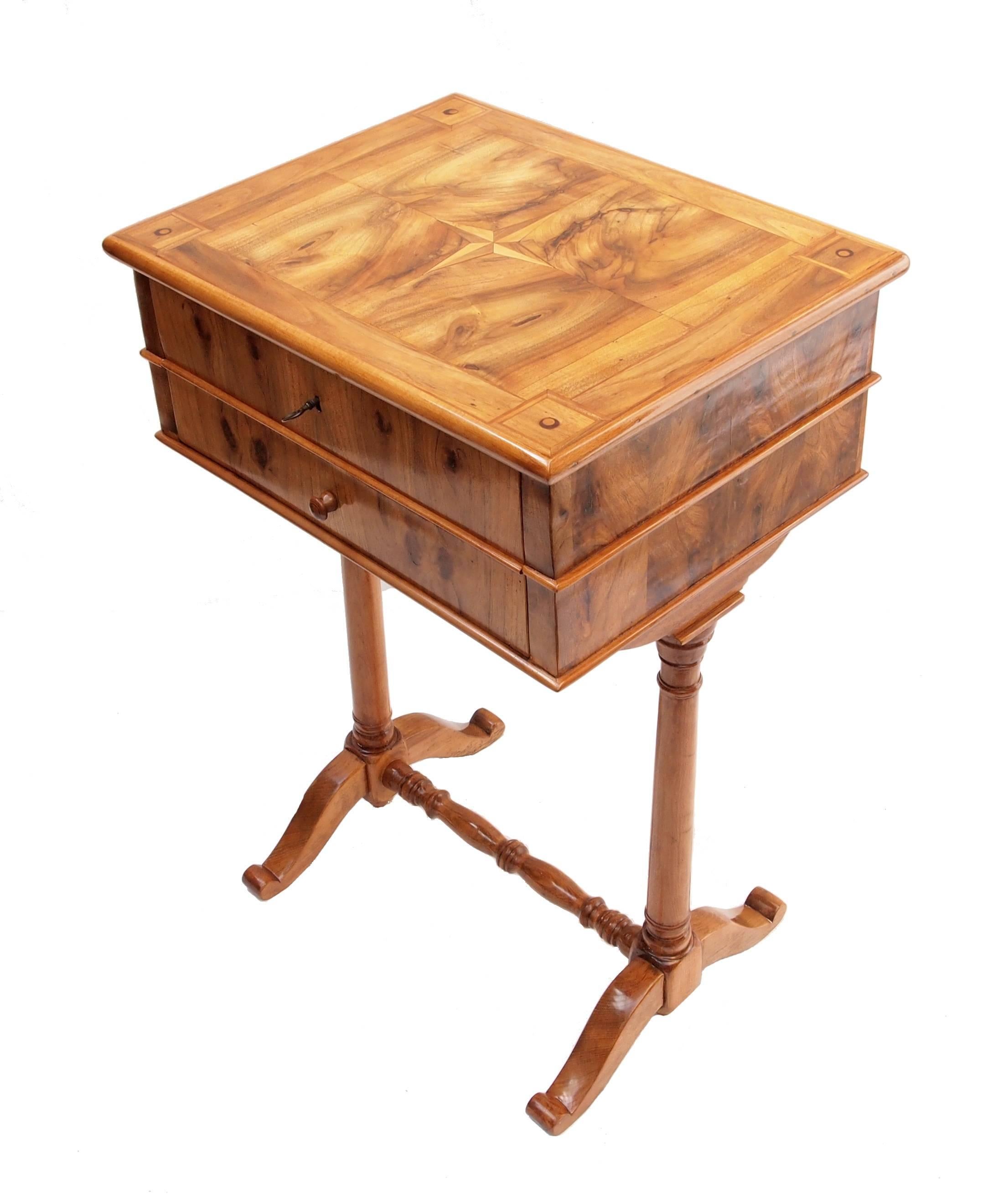 Veneer 19th Century Biedermeier Walnut Sewing Table from Germany For Sale