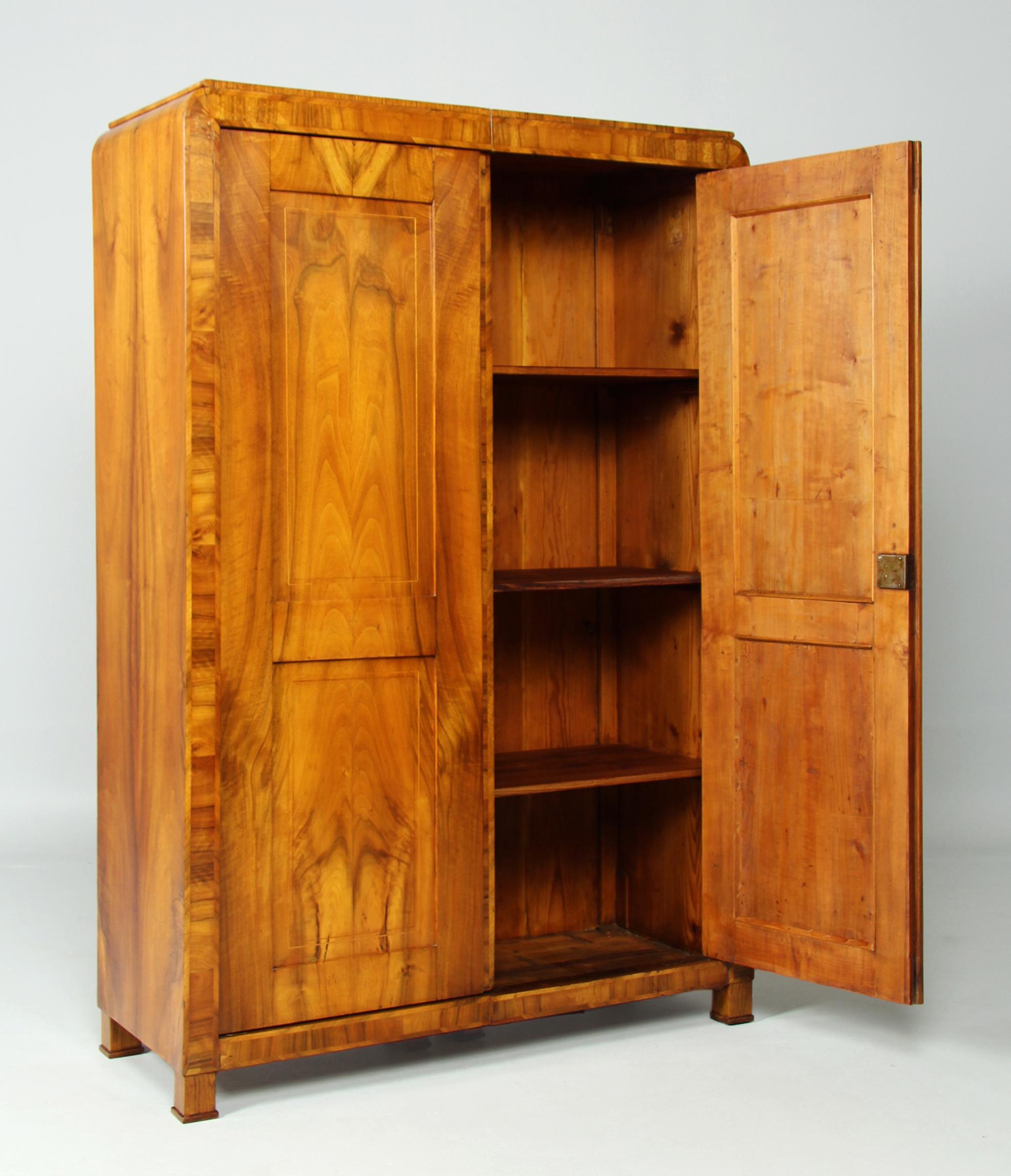 Ceco Armadio Biedermeier del XIX secolo, Bohemia, Praga, circa 1830 in vendita