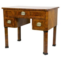 Bureau / table d'appoint Biedermeier du XIXe siècle, bois de noyer, Autriche, vers 1830