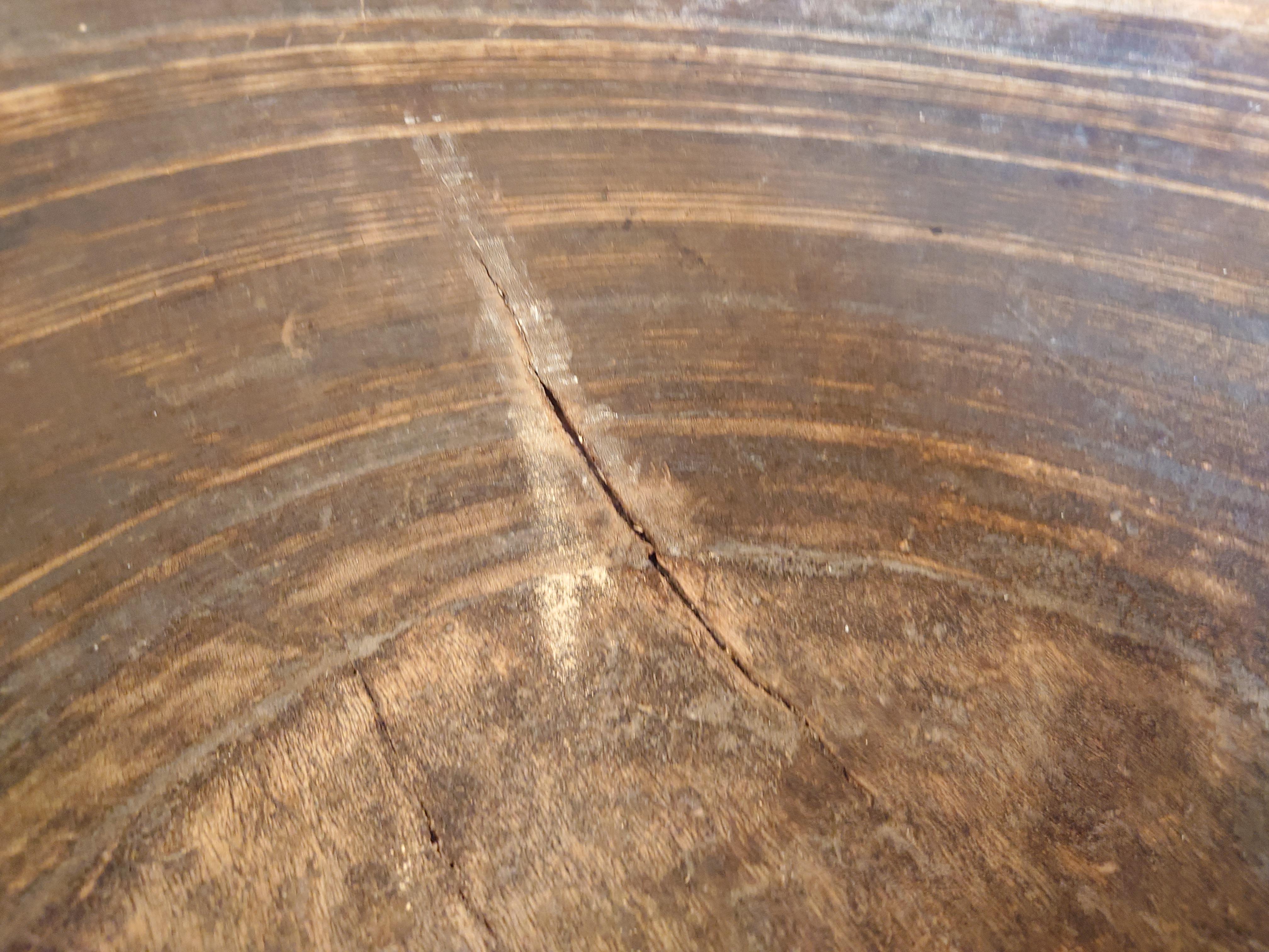 Grande antico country del 19° secolo  autentica ciotola in legno di arte popolare rustica In condizioni buone in vendita a Boden, SE