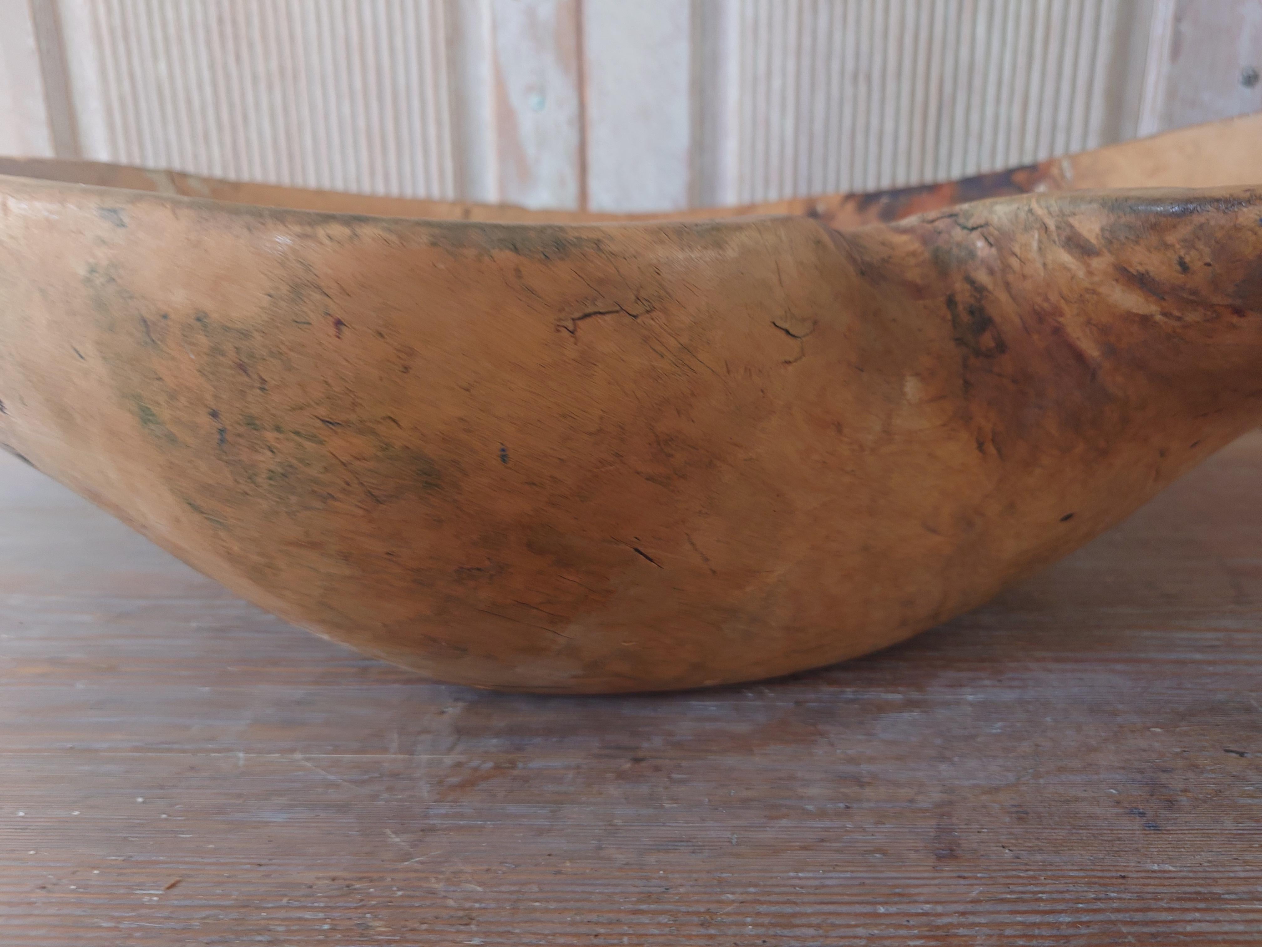 19th Century Big antique rustic country  Swedish Wooden bowl In Good Condition For Sale In Boden, SE