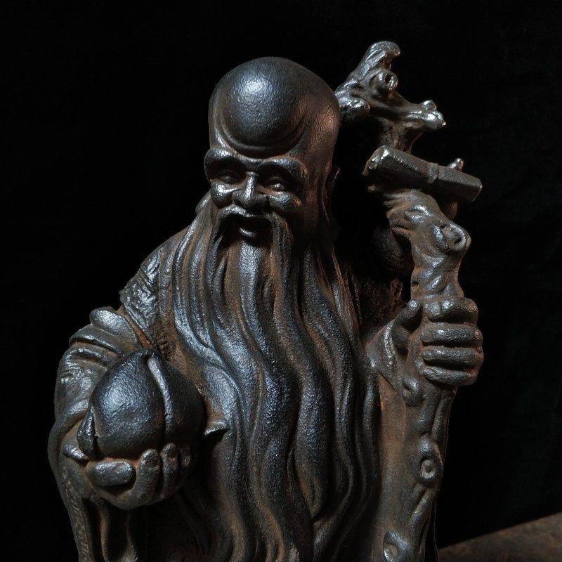 36cm Vintage Chinese Iron Longevity God Statue Holding Stick and Peach In Fair Condition For Sale In 景德镇市, CN