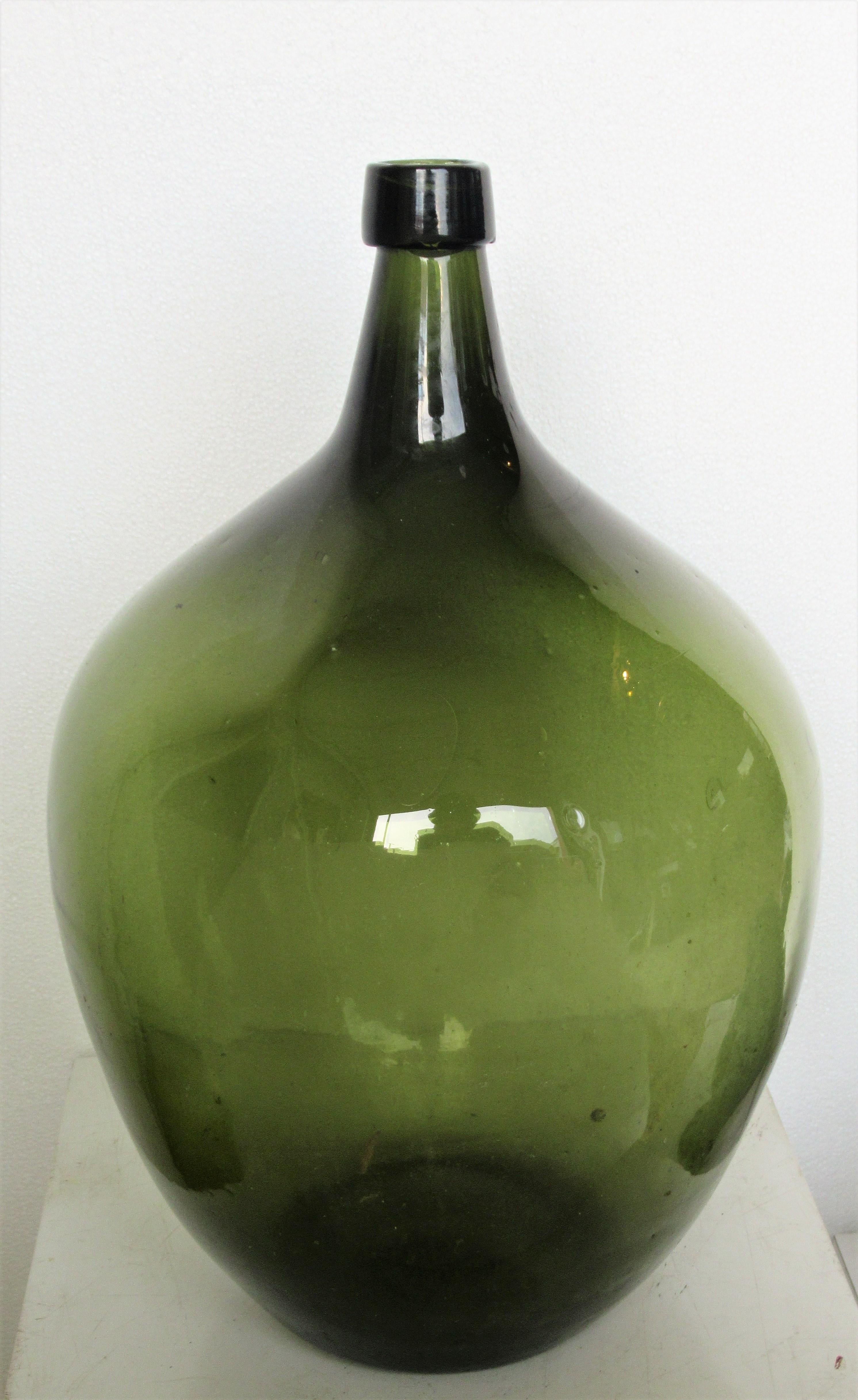 19th Century Big Green Blown Glass Demijohn In Good Condition In Rochester, NY
