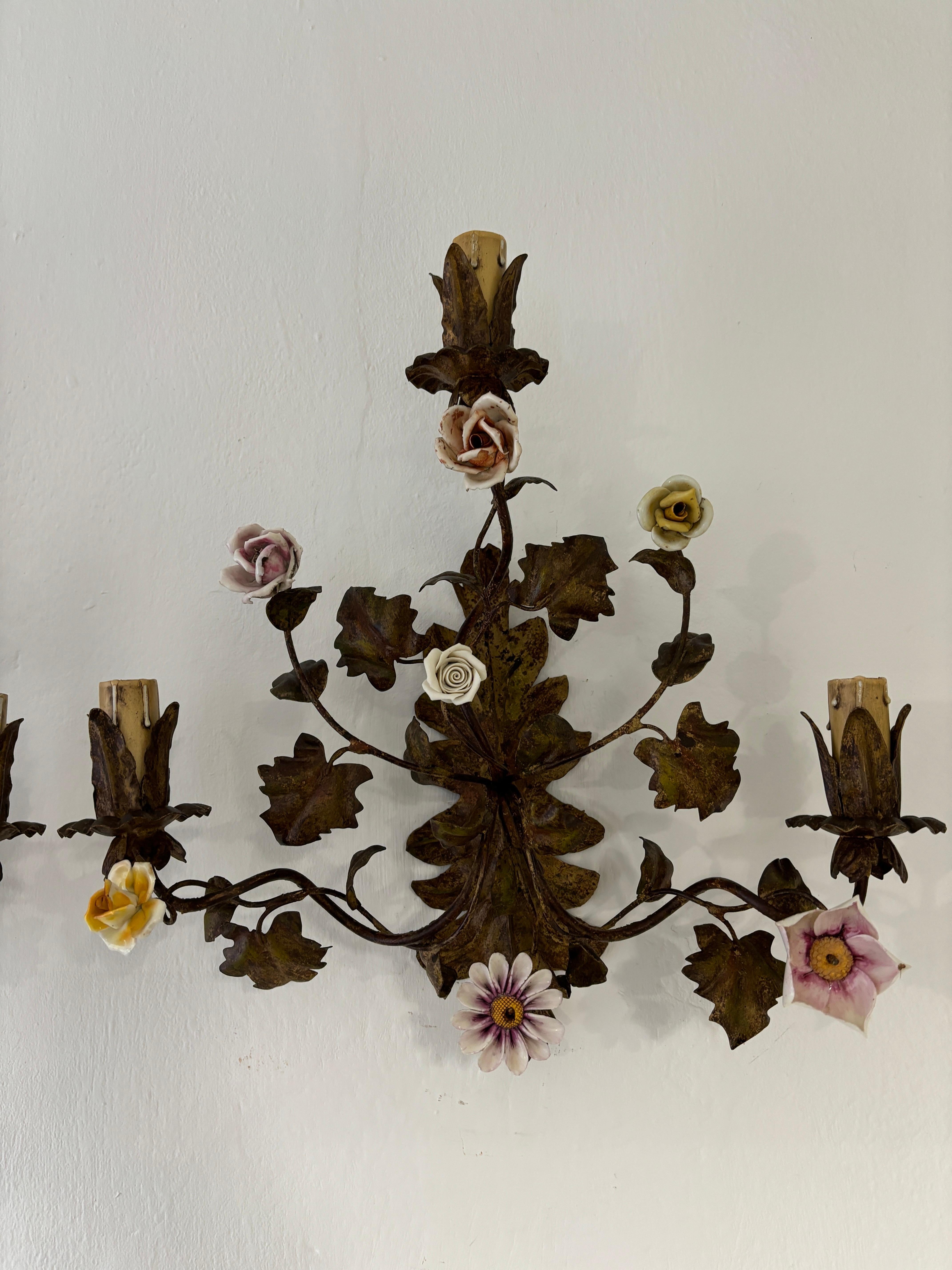 Late 19th Century 19th Century Big Italian Tole and Porcelain Flowers Polychrome Sconces For Sale