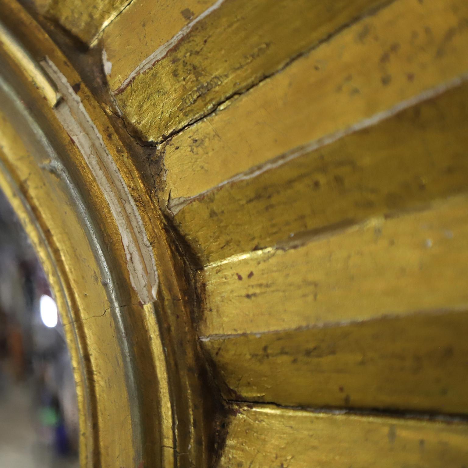 Messicano Specchio a raggiera in foglia d'oro del XIX secolo di grandi dimensioni in vendita