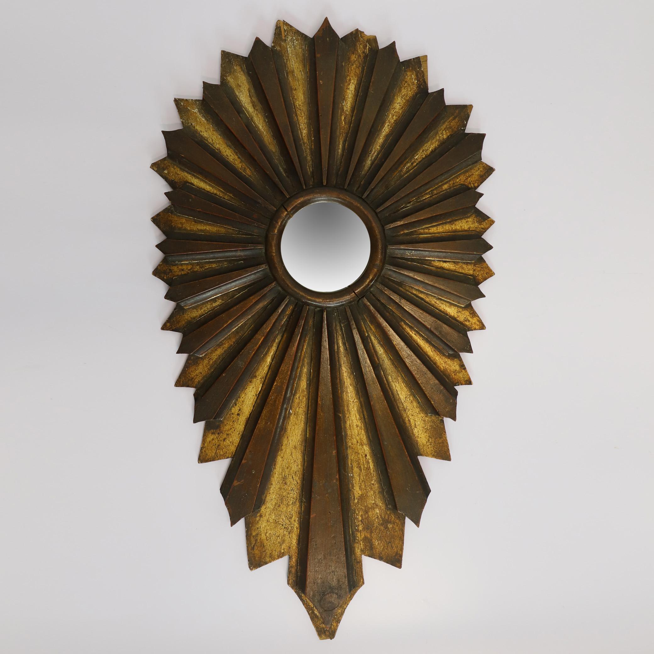 19th Century Big Size Gold Leaf Sunburst Mirror In Fair Condition For Sale In Mexico City, CDMX