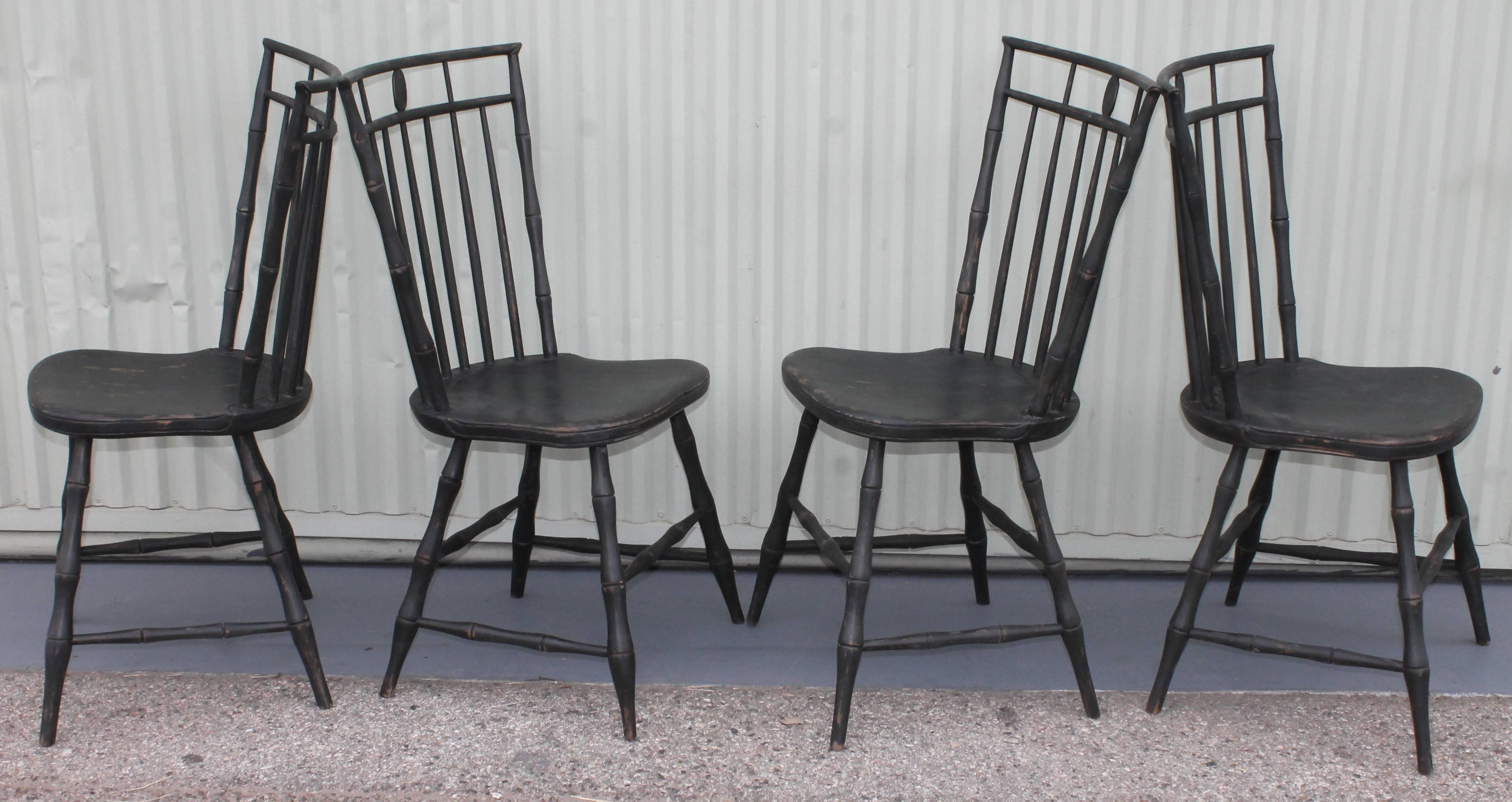 19th Century Birdcage Windsor Chairs in Windsor Green, Set of Four In Excellent Condition In Los Angeles, CA