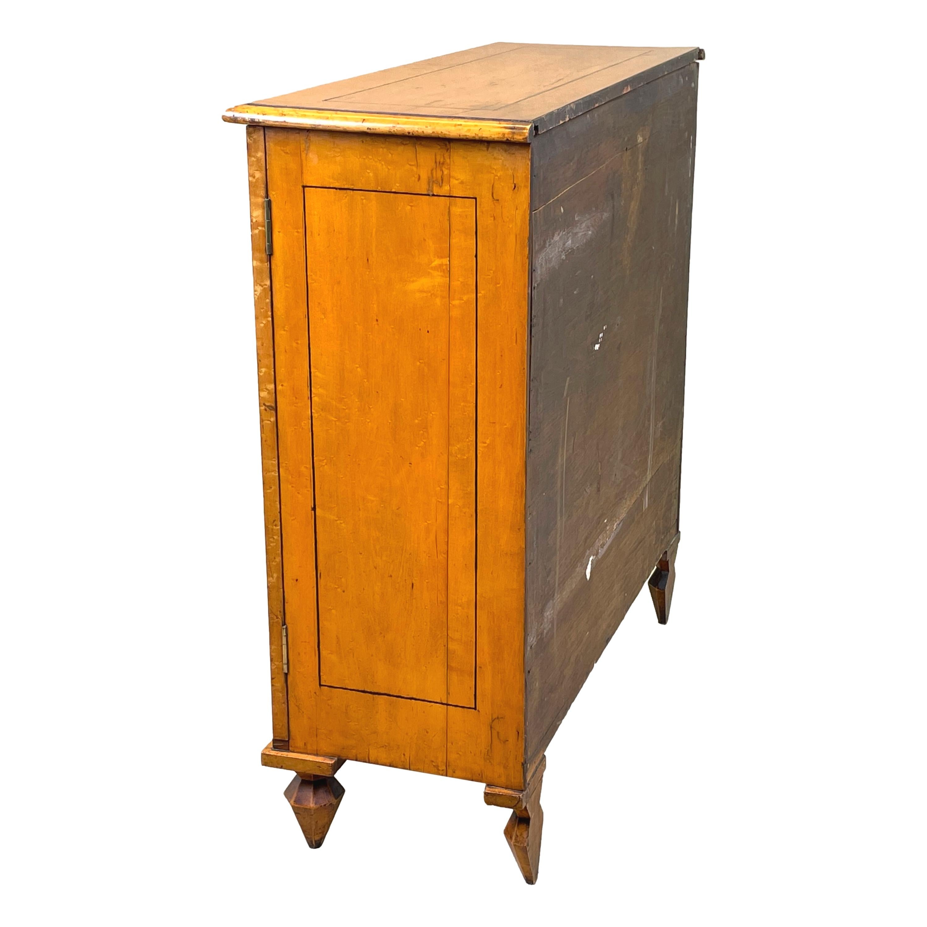 19th Century Birdseye Maple Cupboard In Good Condition For Sale In Bedfordshire, GB