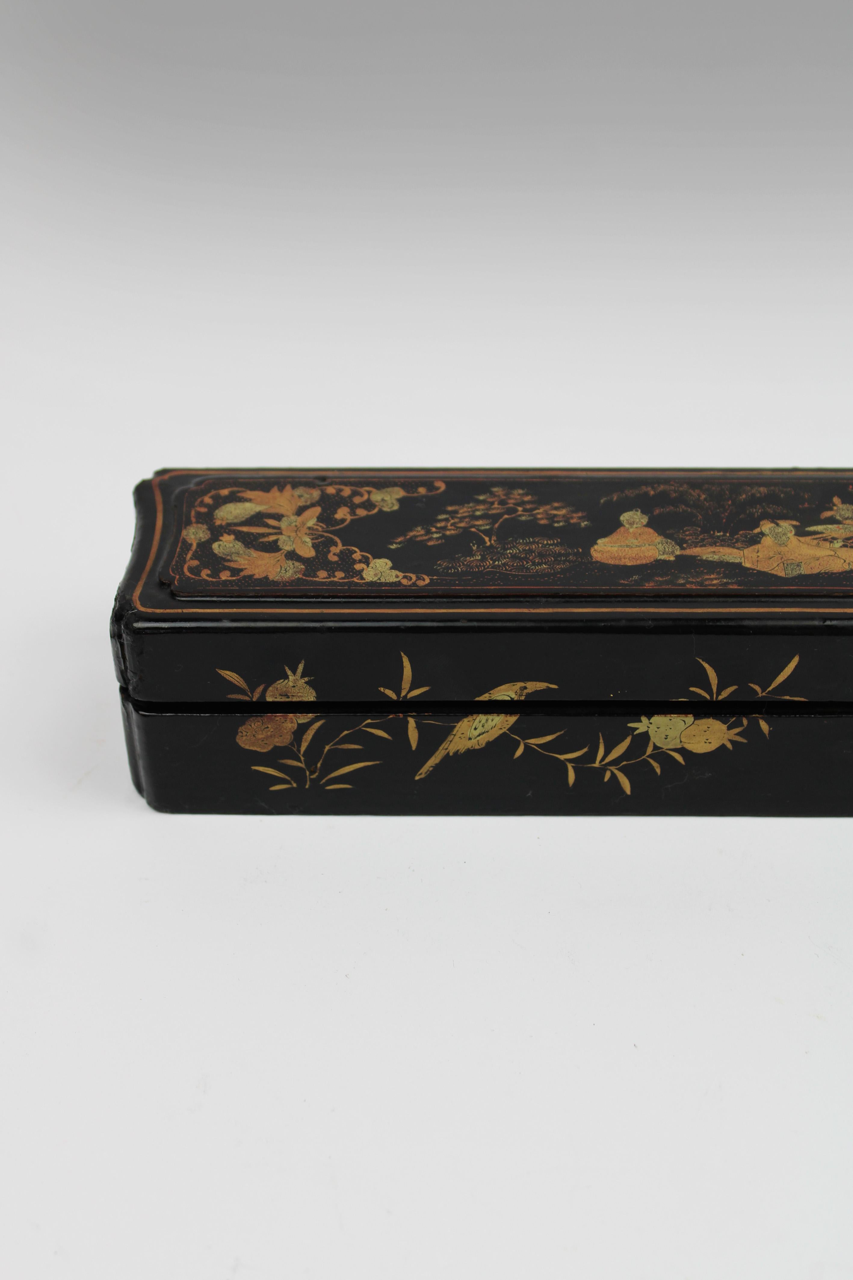 Abanico Brisé de Exportación Laca Negra y Dorada Siglo XIX Caja original China Qing en venta 7