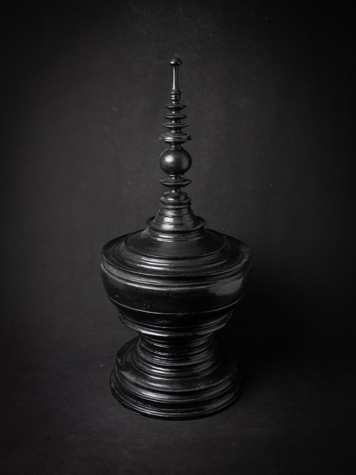 19th century Black antique Burmese offering vessel from Burma For Sale 4