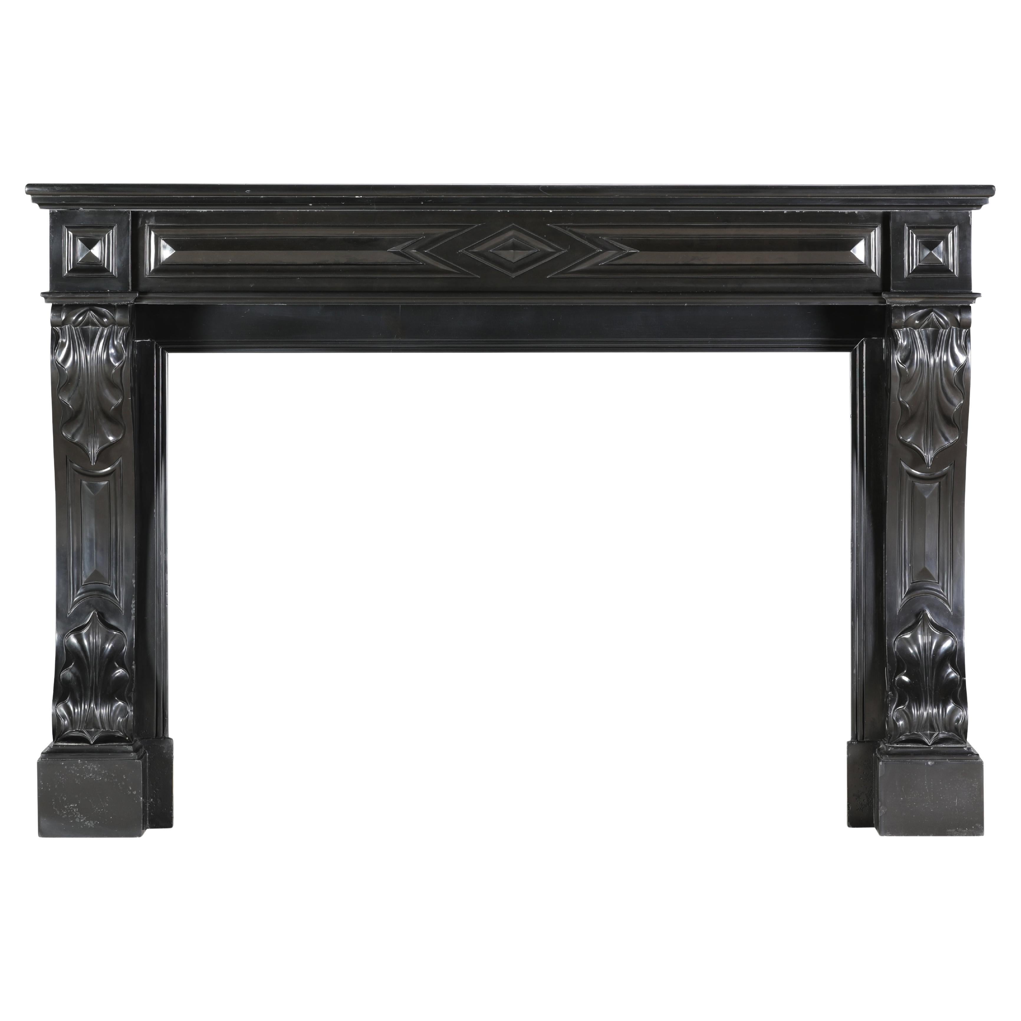 19th Century Black Belgian Marble Fireplace Mantel – Timeless French Elegance In Good Condition For Sale In Beervelde, BE