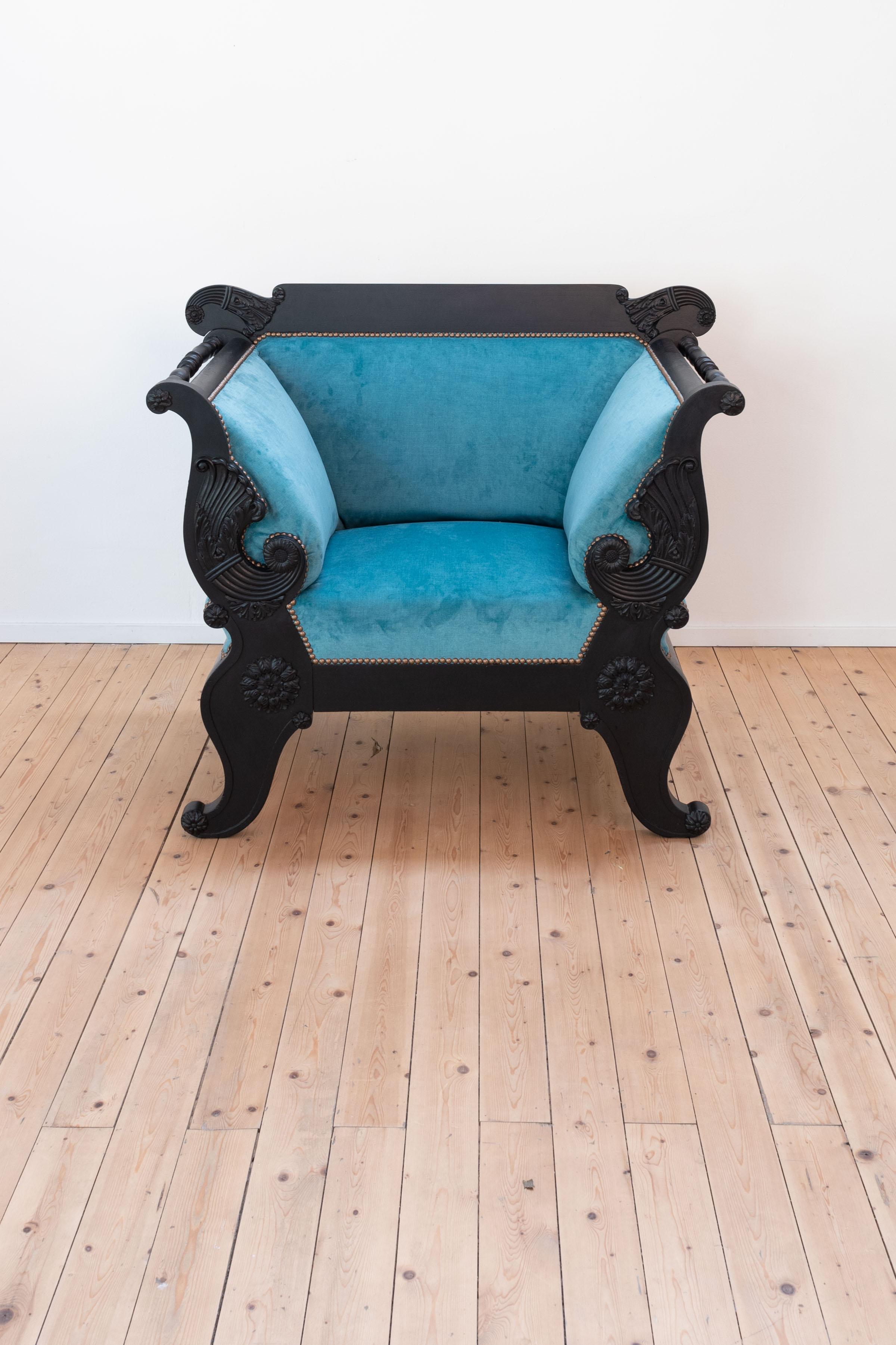 19th century black Biedermeier armchair with new blue velvet For Sale 5