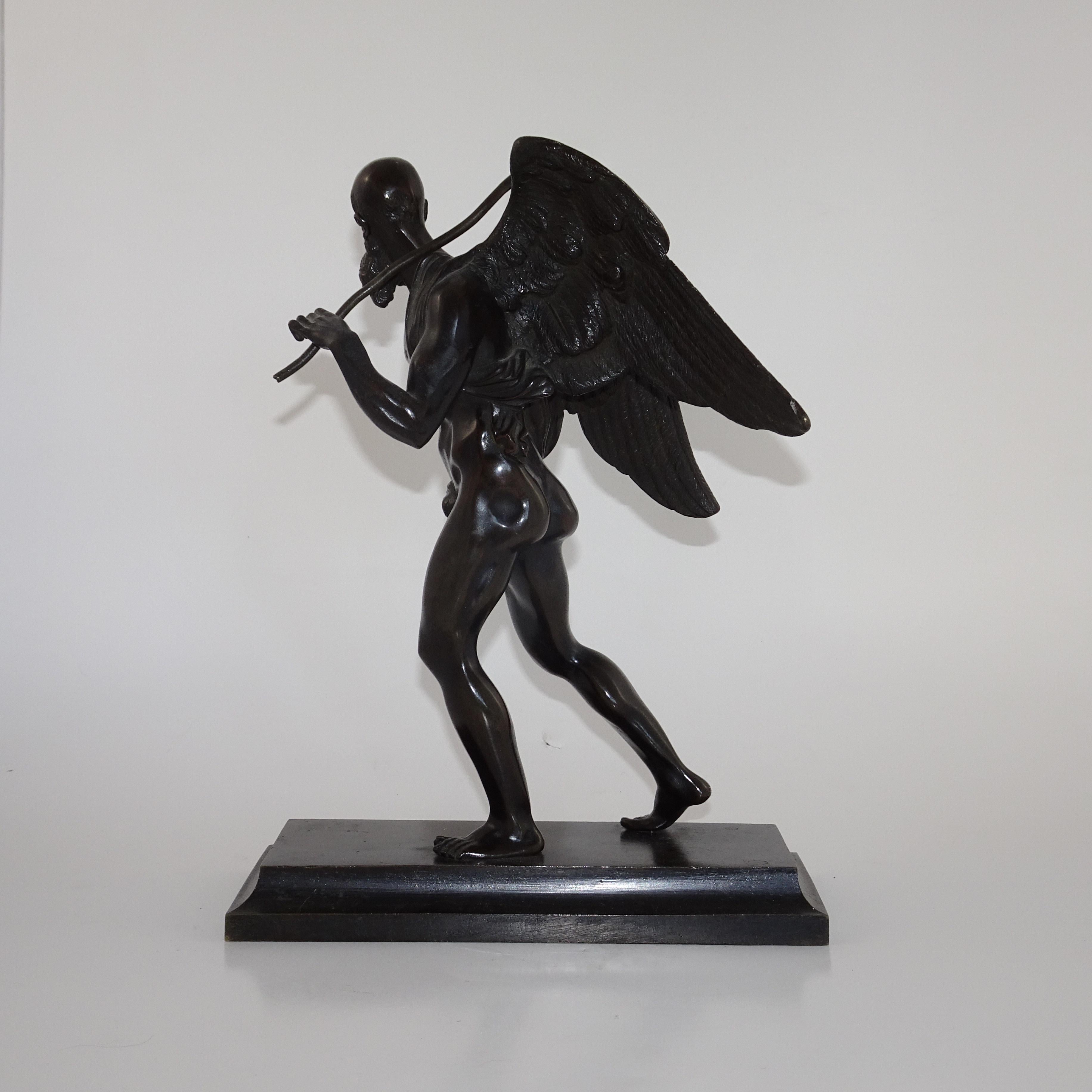 Bronzo Statuetta in bronzo nero del XIX secolo di vecchio alato su base nera in vendita