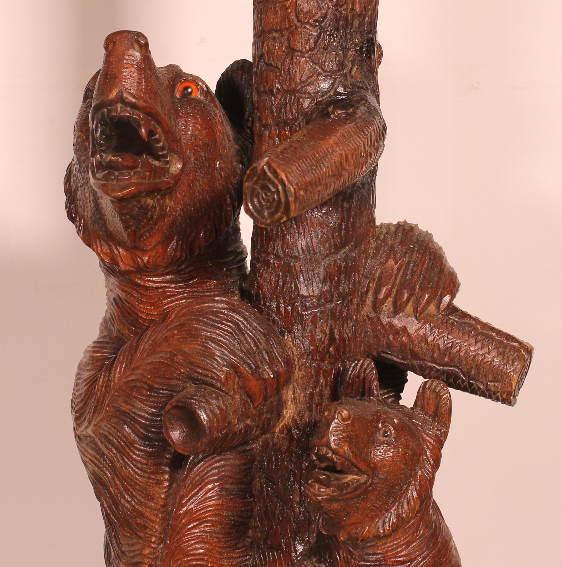 19th Century Black Forest Bear Coat Rack In Carved Wood For Sale 7