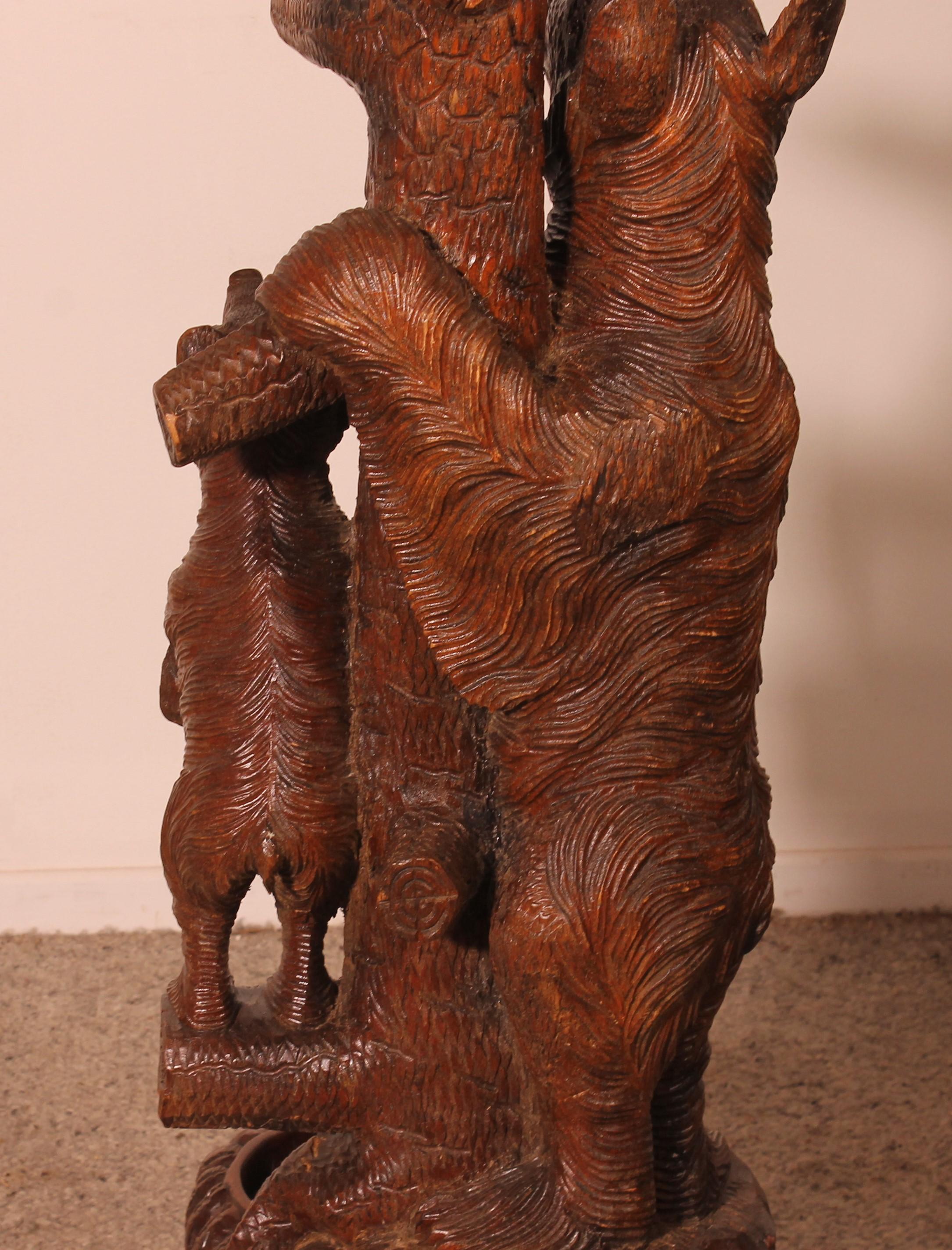 19th Century Black Forest Bear Coat Rack In Carved Wood For Sale 2