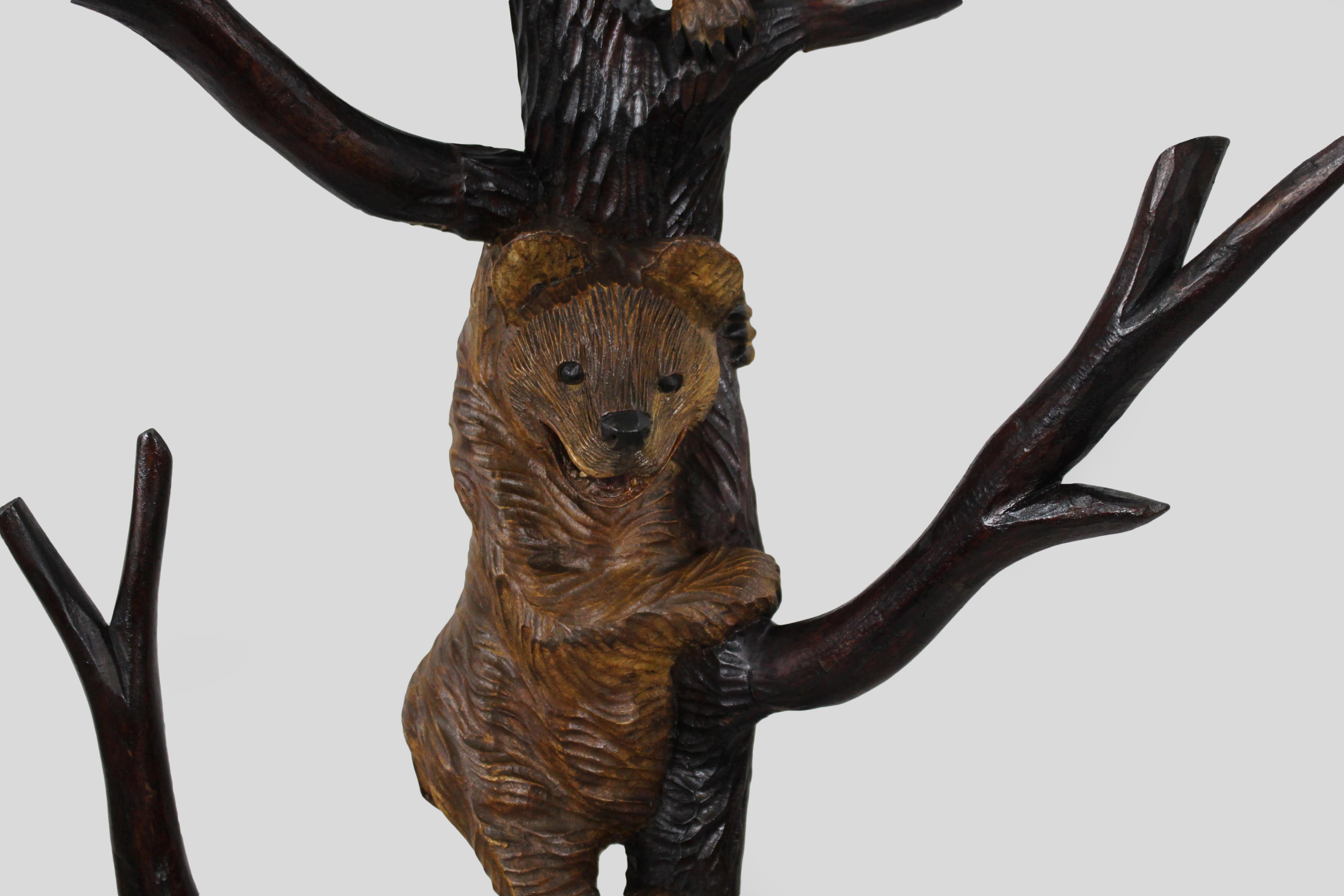 19th Century Black Forest Carved Bear Coat Stand For Sale 5