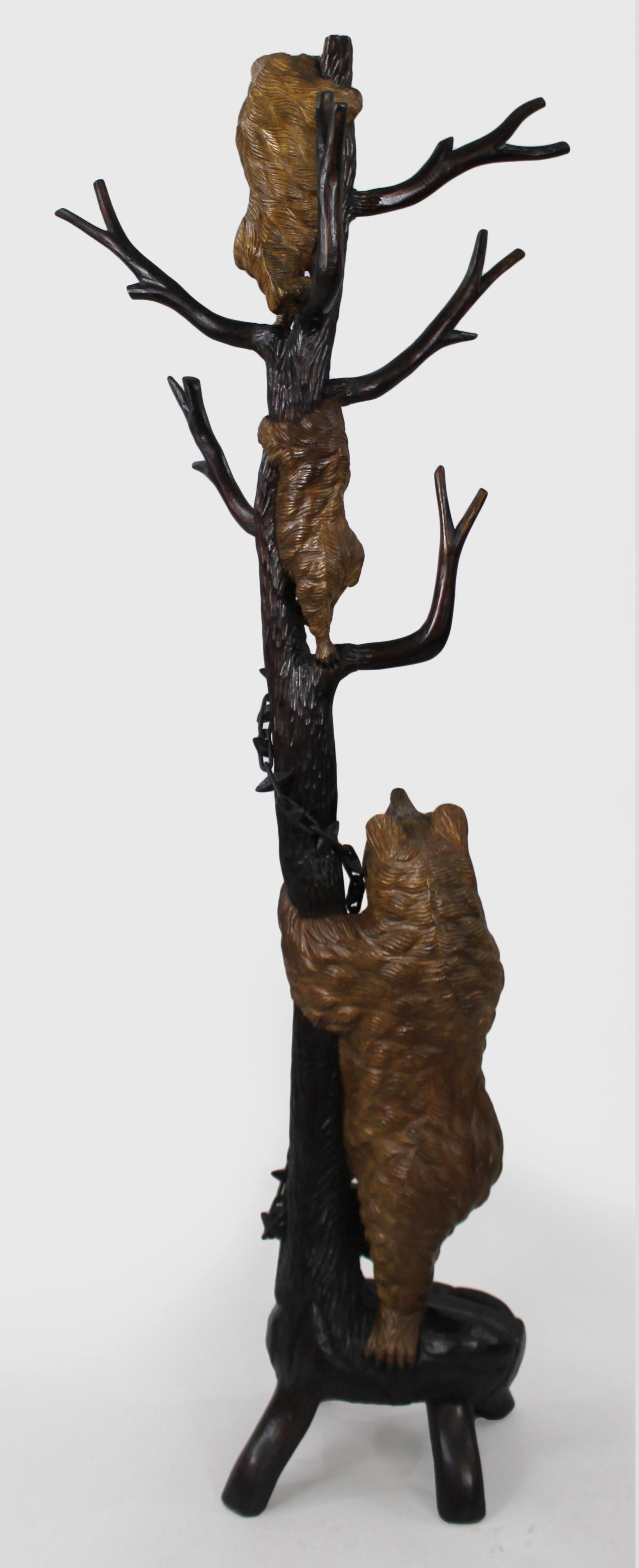 19th Century Black Forest Carved Bear Coat Stand In Good Condition For Sale In Worcester, GB