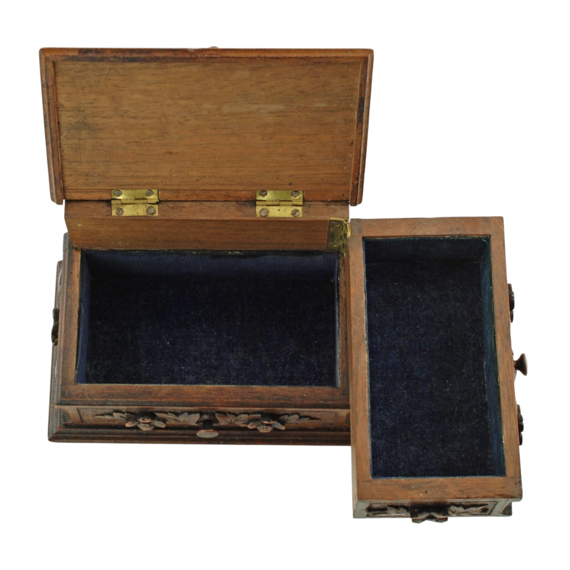19th Century Black Forest Carved Bear Motif Wood Box with Swing-Out Compartment For Sale 5