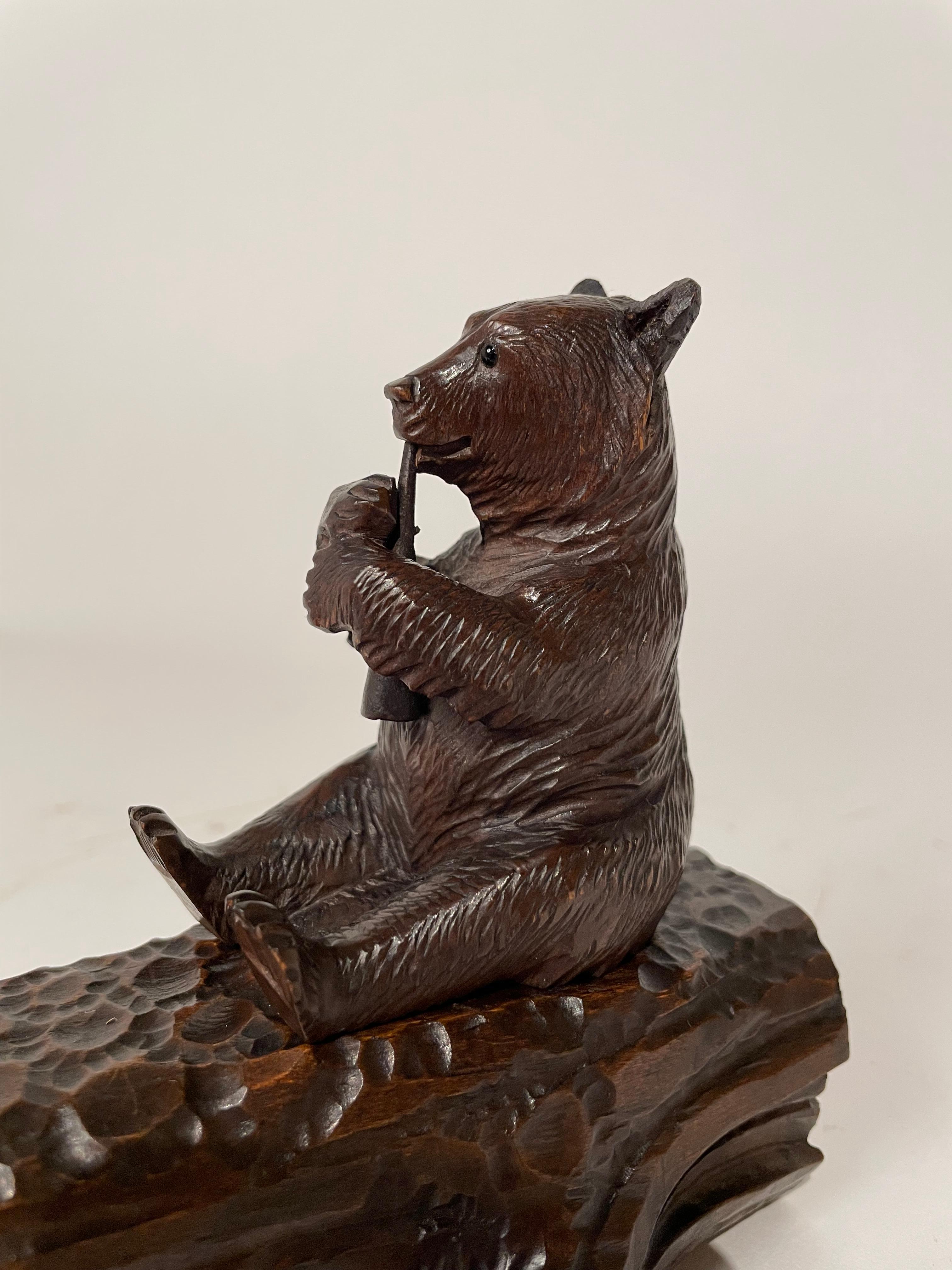 19th Century Black Forest Carved Bear on a Log Inkwell 7