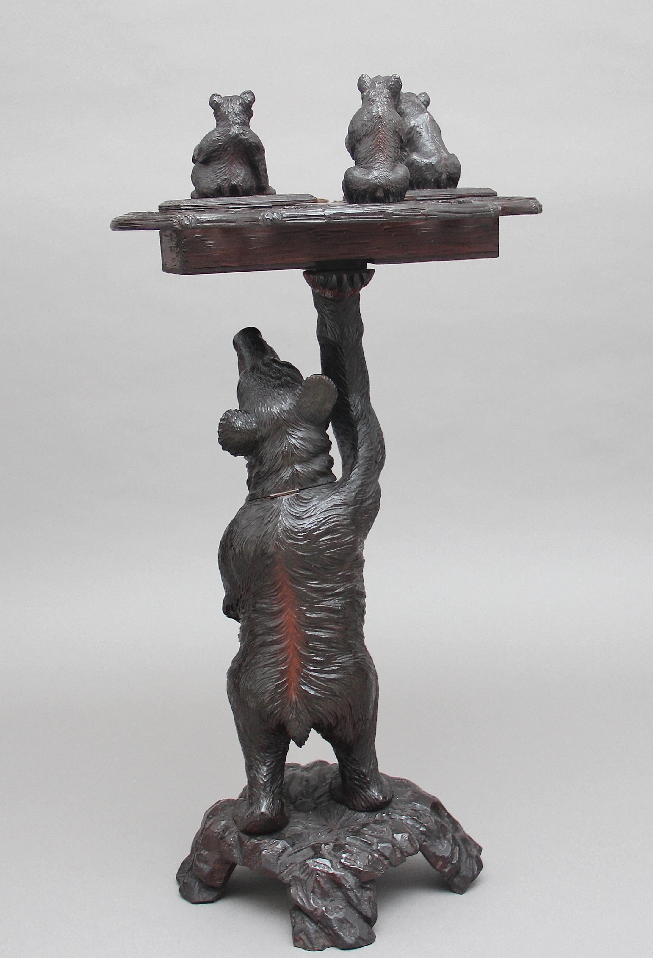 19th Century Black Forest Carved Bear Smokers Stand In Good Condition In Martlesham, GB