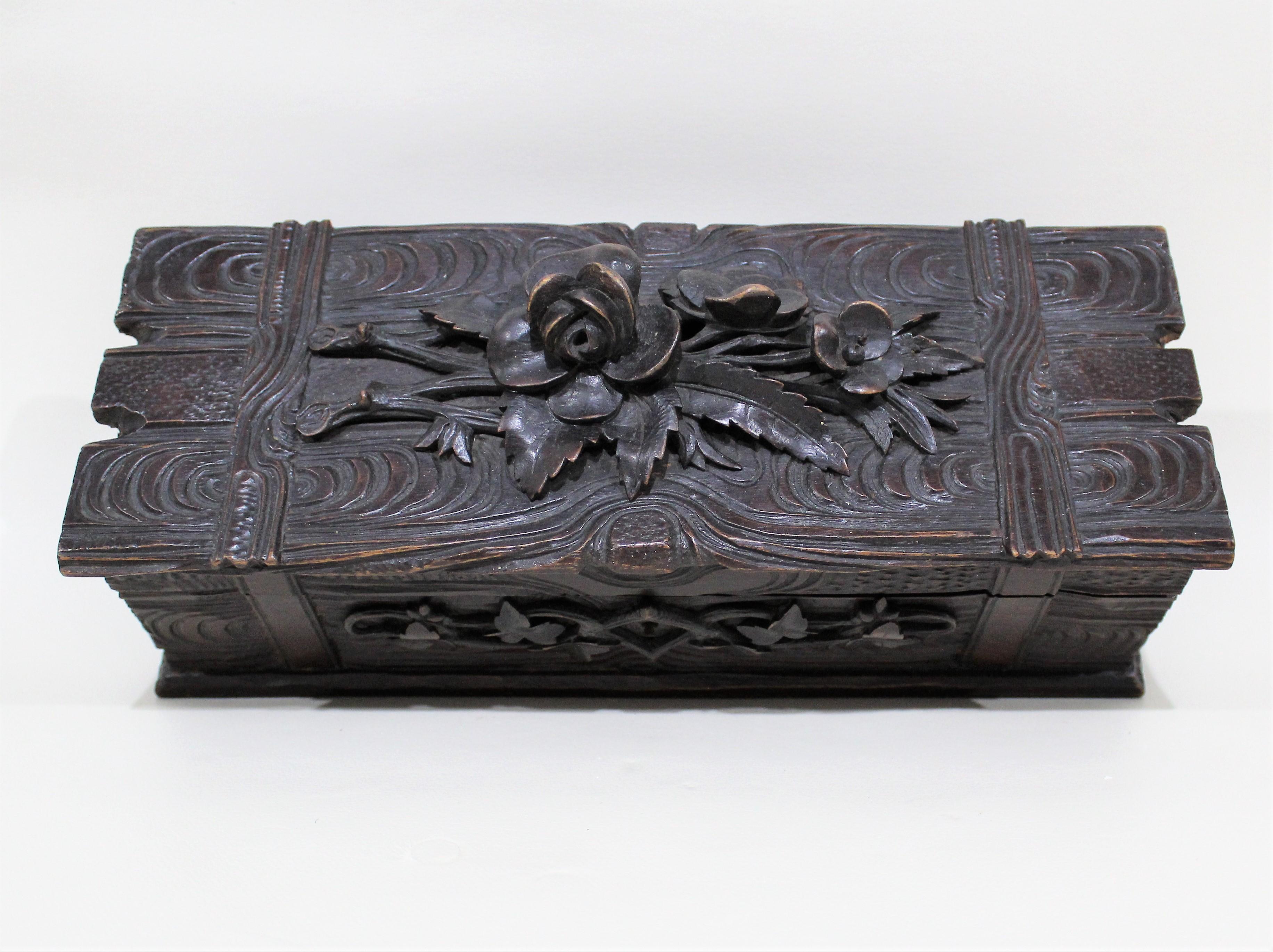 19th Century Black Forest Carved Box For Sale 3
