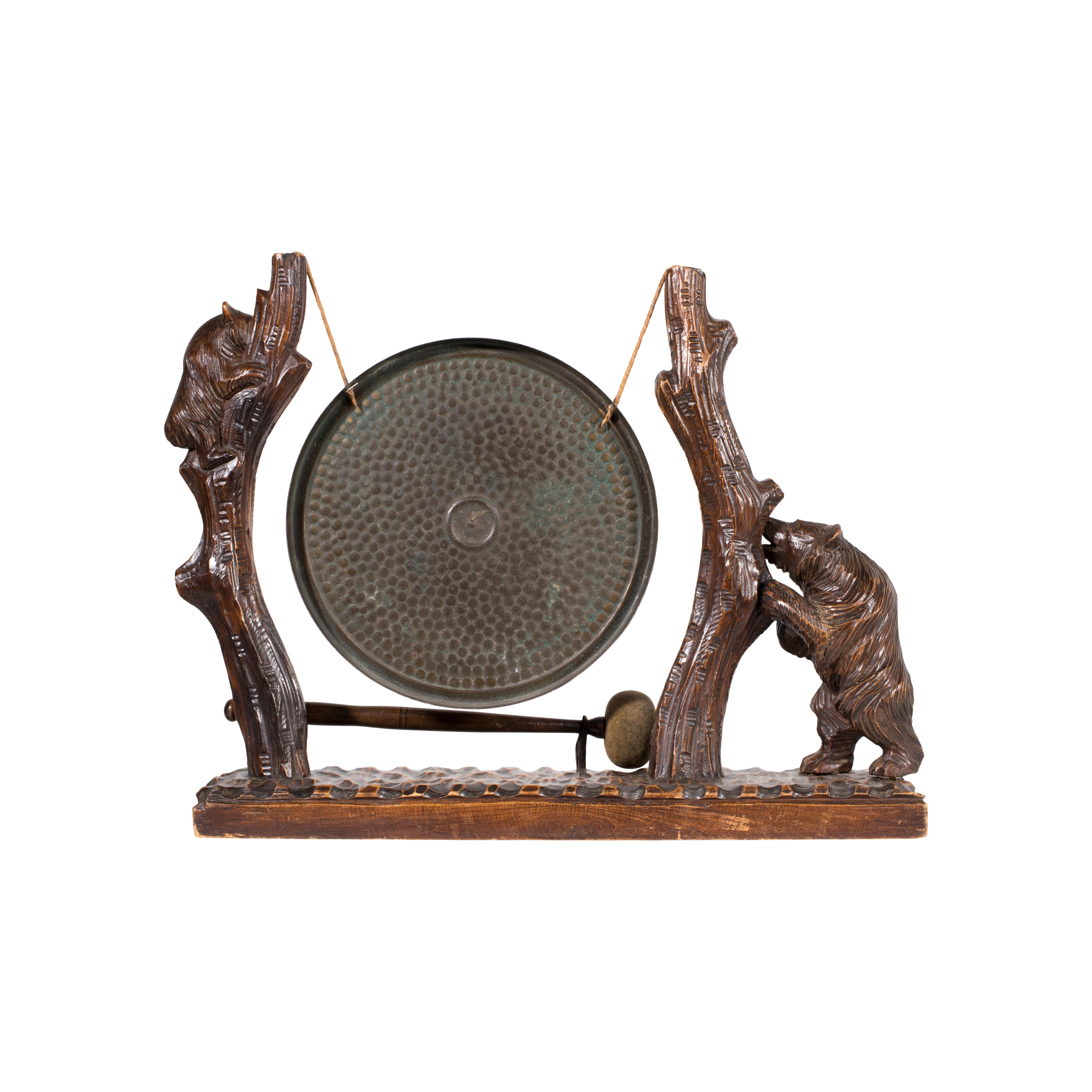 19th Century Black Forest Carved Dinner Gong In Excellent Condition For Sale In Coeur d'Alene, ID