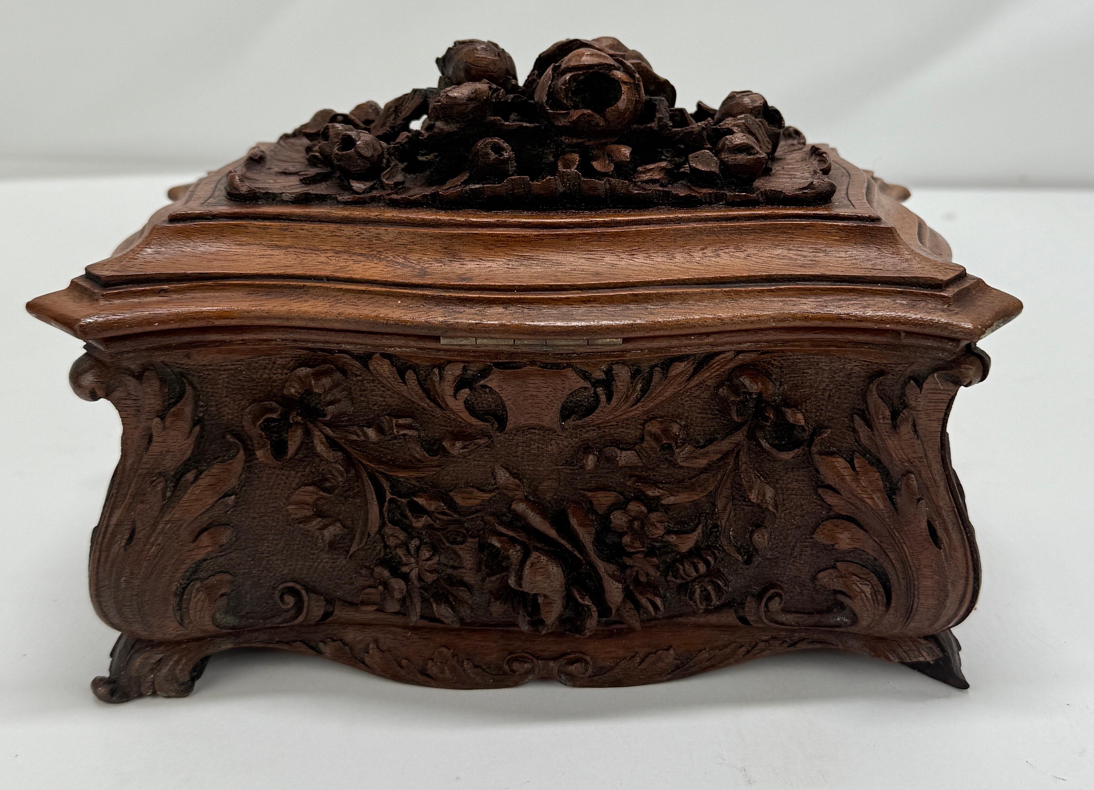 19th Century, Black Forest Carved Walnut Jewelry Casket Brienz Region In Good Condition For Sale In Atlanta, GA