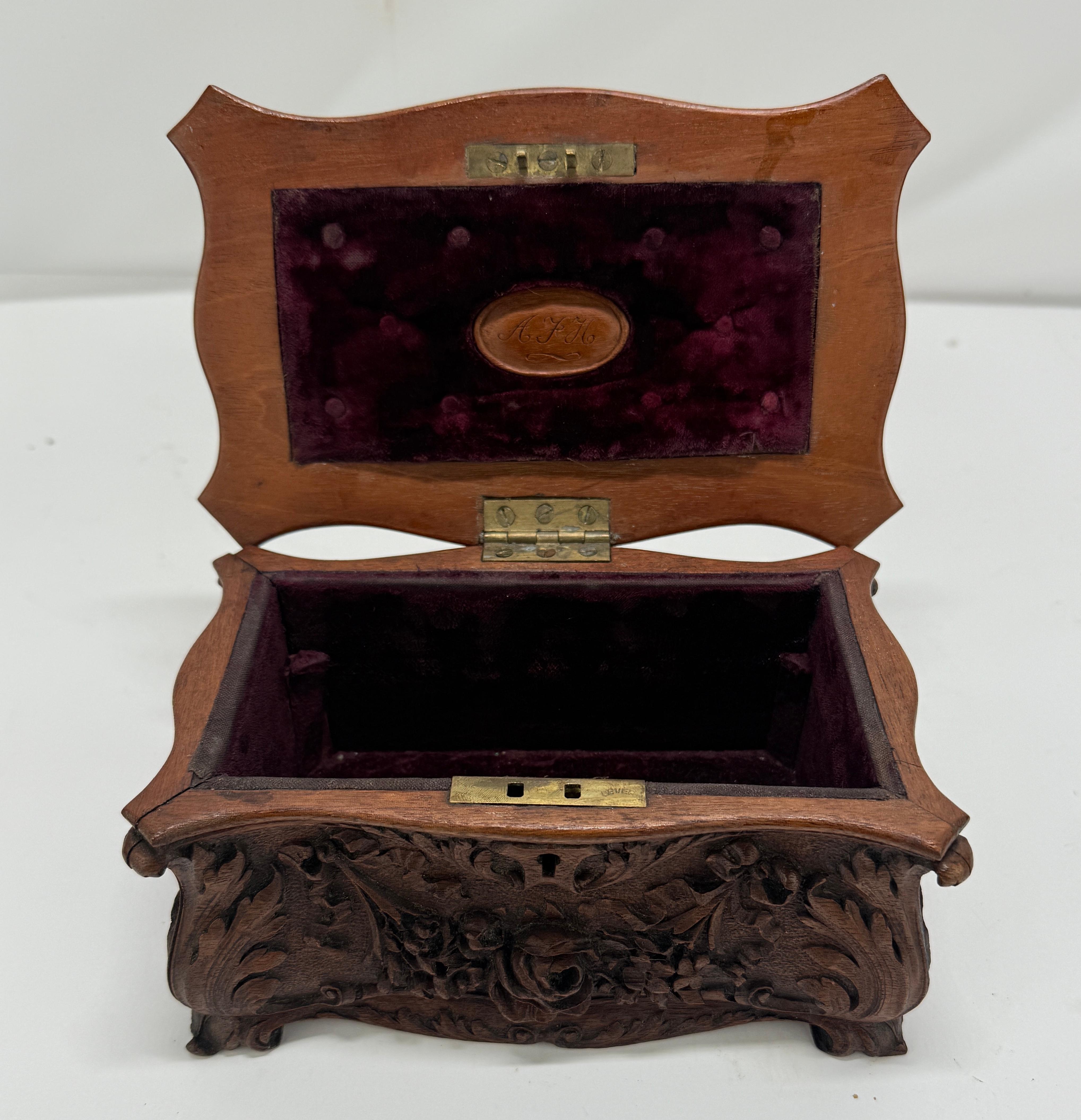 19th Century, Black Forest Carved Walnut Jewelry Casket Brienz Region For Sale 3