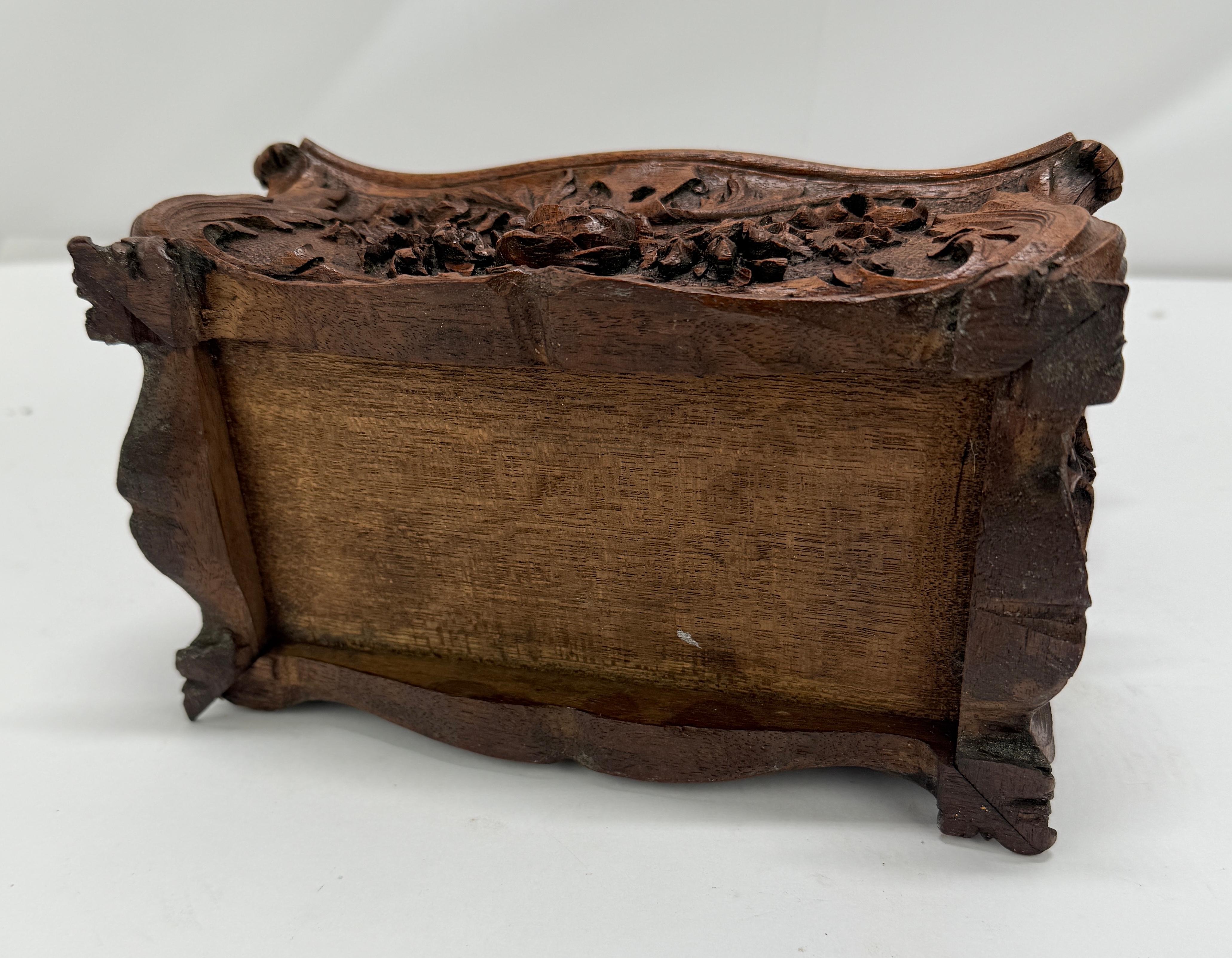 19th Century, Black Forest Carved Walnut Jewelry Casket Brienz Region For Sale 5