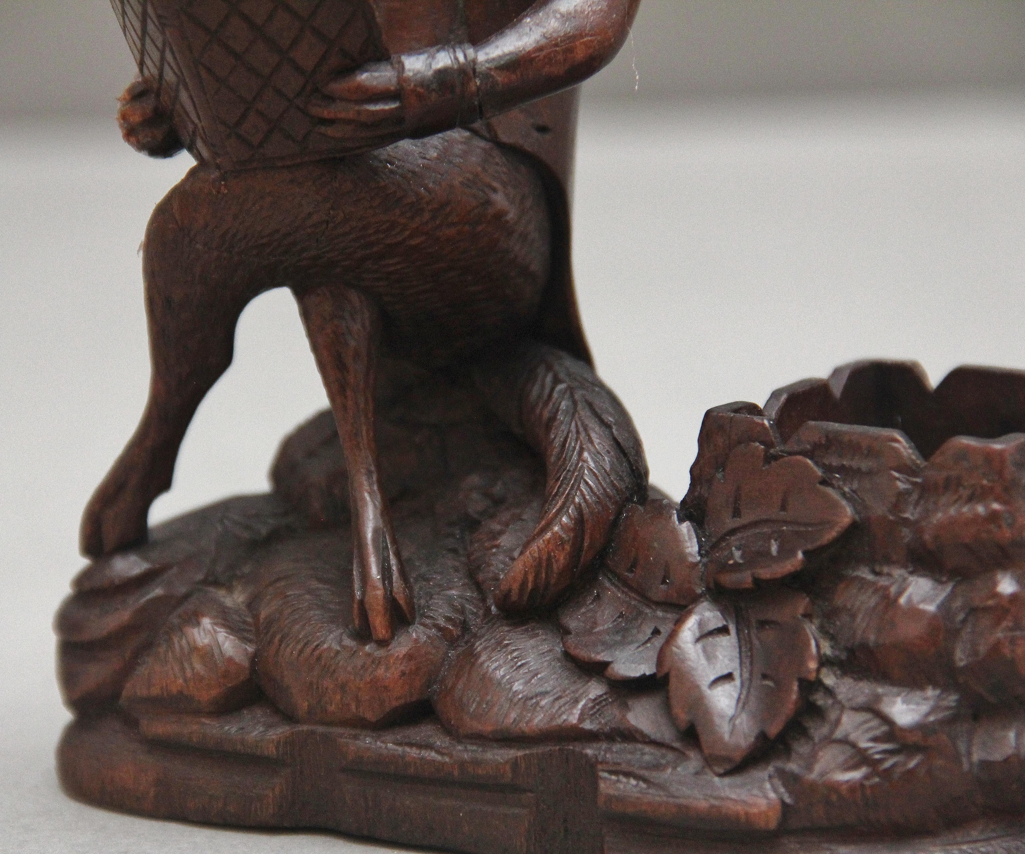 Fin du XIXe siècle Renard sculpté en forêt noire du 19e siècle en vente