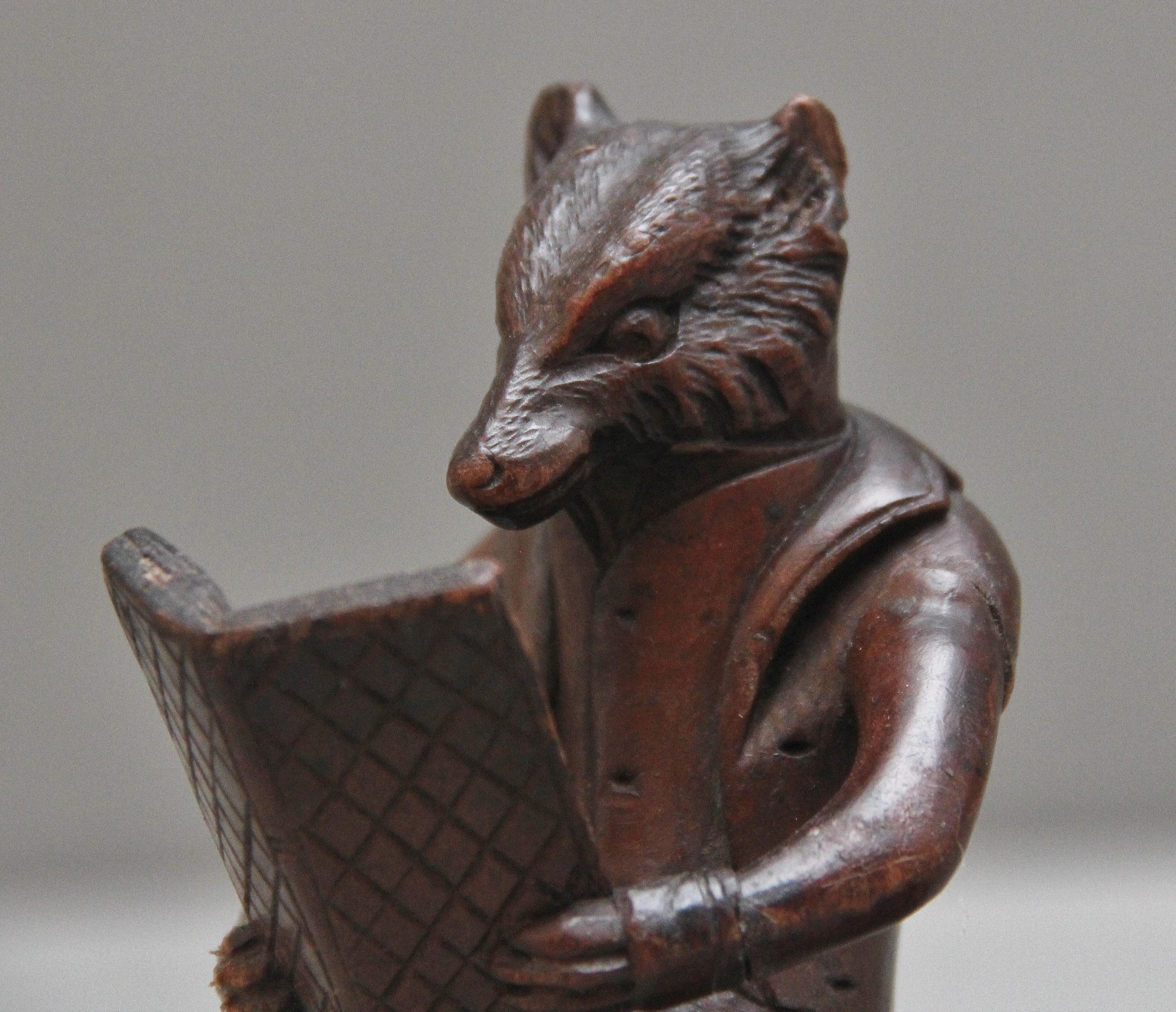 Noyer Renard sculpté en forêt noire du 19e siècle en vente
