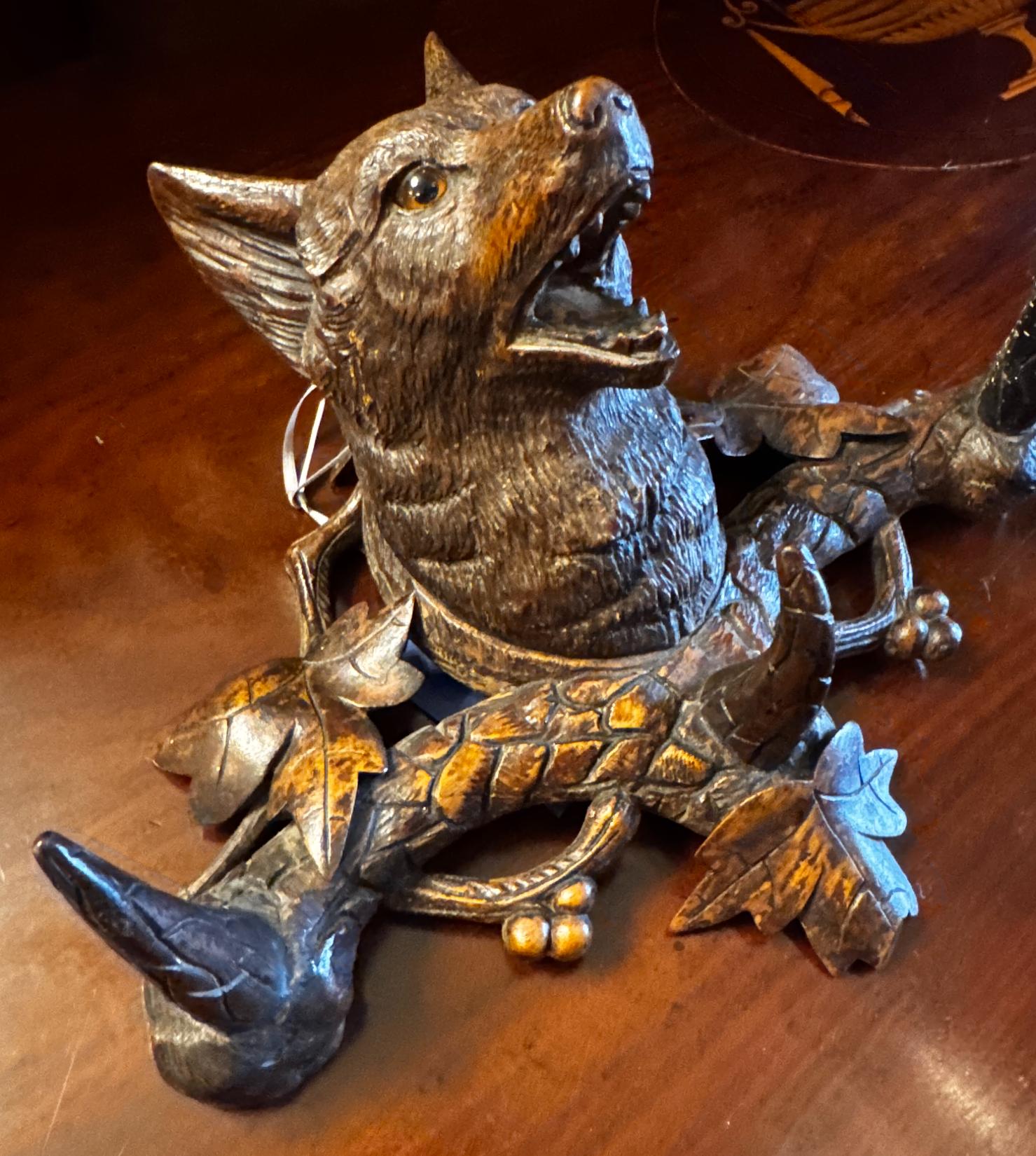 Sculpté à la main Porte-chapeau/fouet de style victorien anglais du 19e siècle de Black Forest en vente