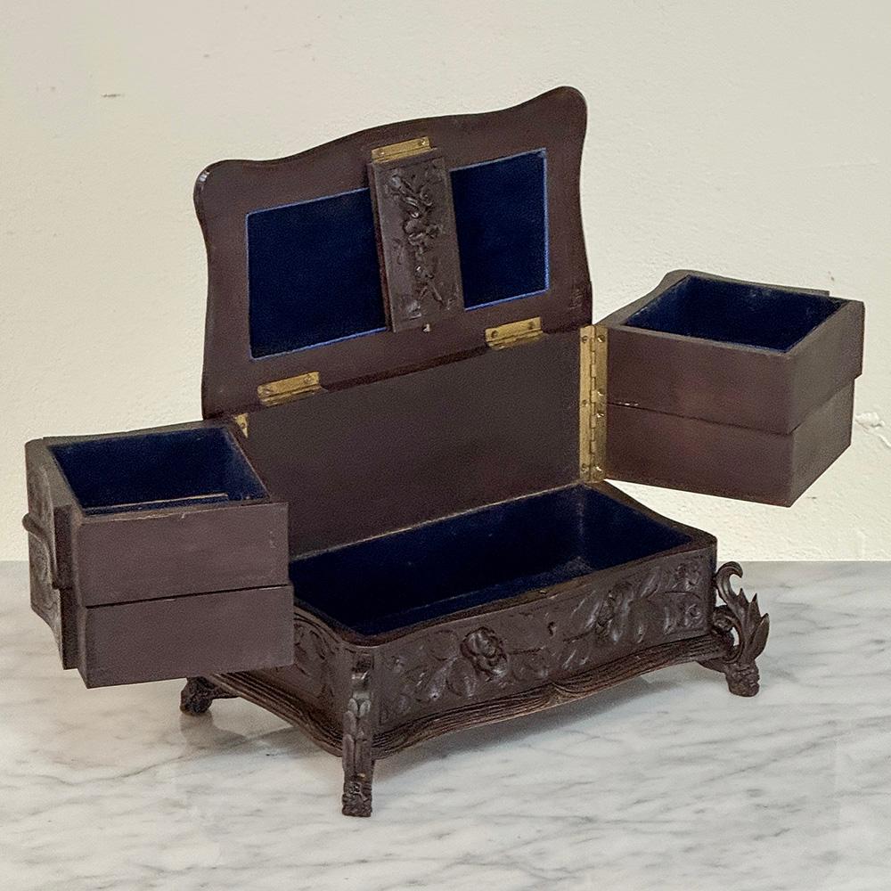 19th Century Black Forest Hand-Carved Jewelry Box For Sale 7