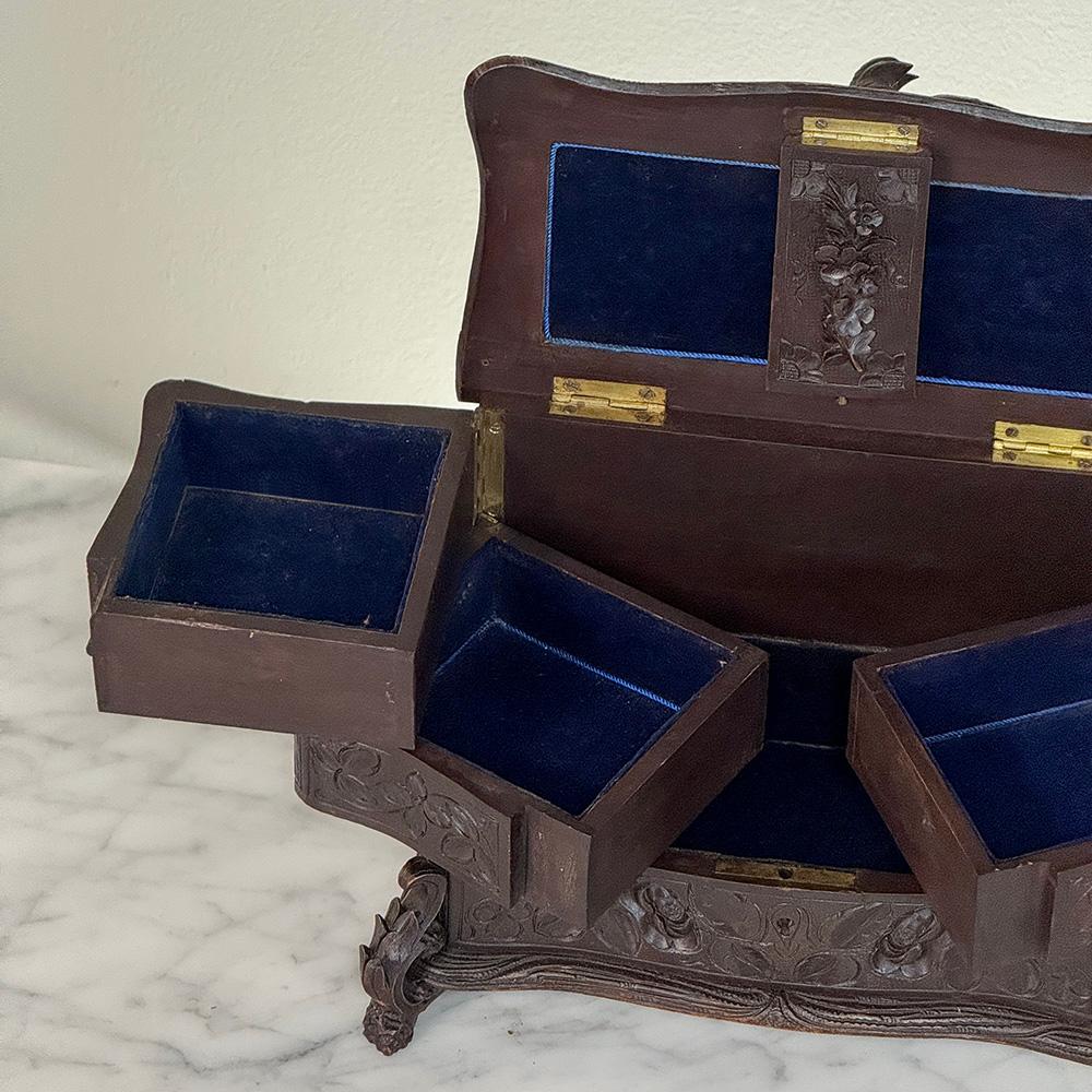 19th Century Black Forest Hand-Carved Jewelry Box For Sale 8