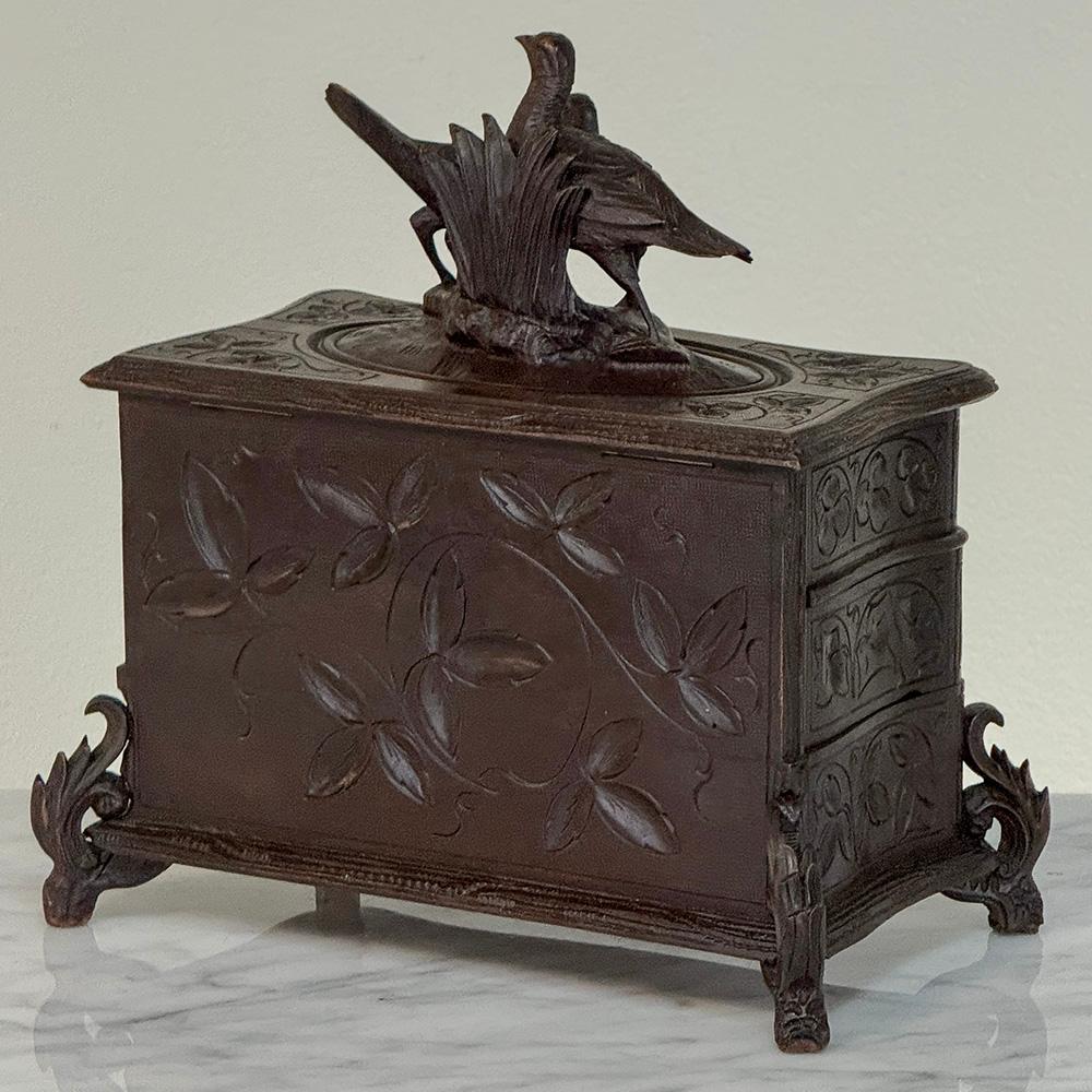 19th Century Black Forest Hand-Carved Jewelry Box For Sale 11