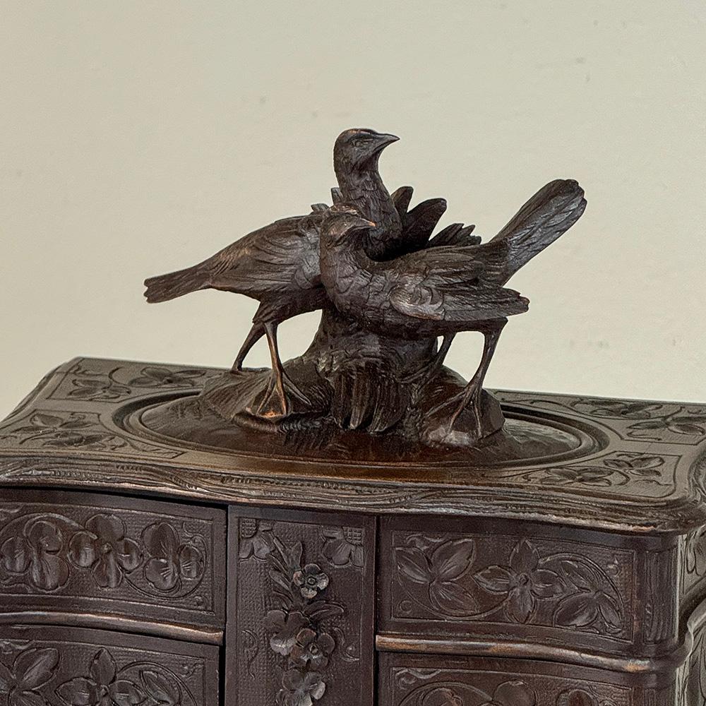Walnut 19th Century Black Forest Hand-Carved Jewelry Box For Sale