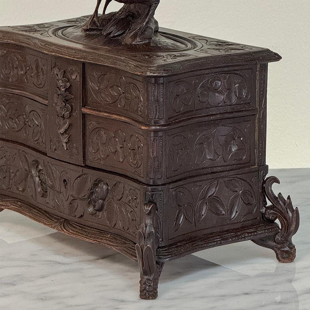 19th Century Black Forest Hand-Carved Jewelry Box For Sale 2