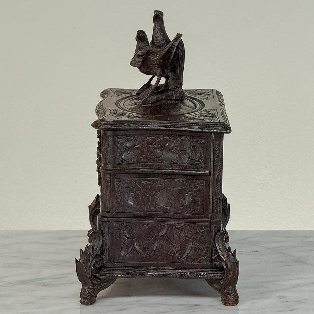 19th Century Black Forest Hand-Carved Jewelry Box For Sale 4