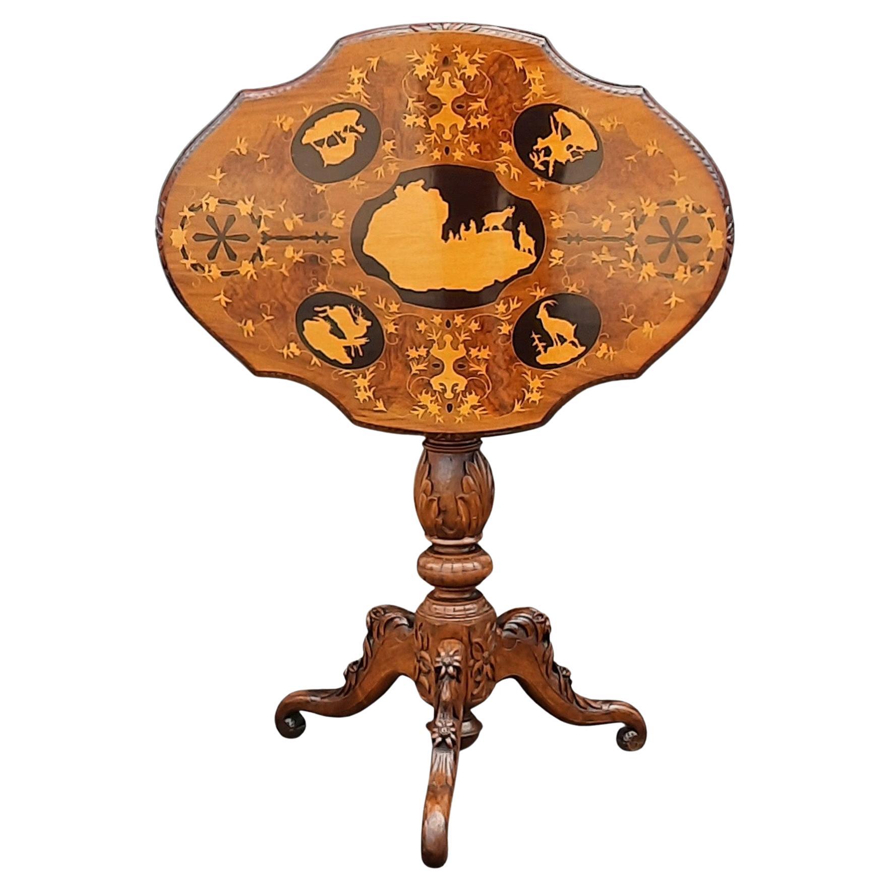 19. Jahrhundert Black Forest Tisch mit Intarsien aus Lindenholz und Intarsien
