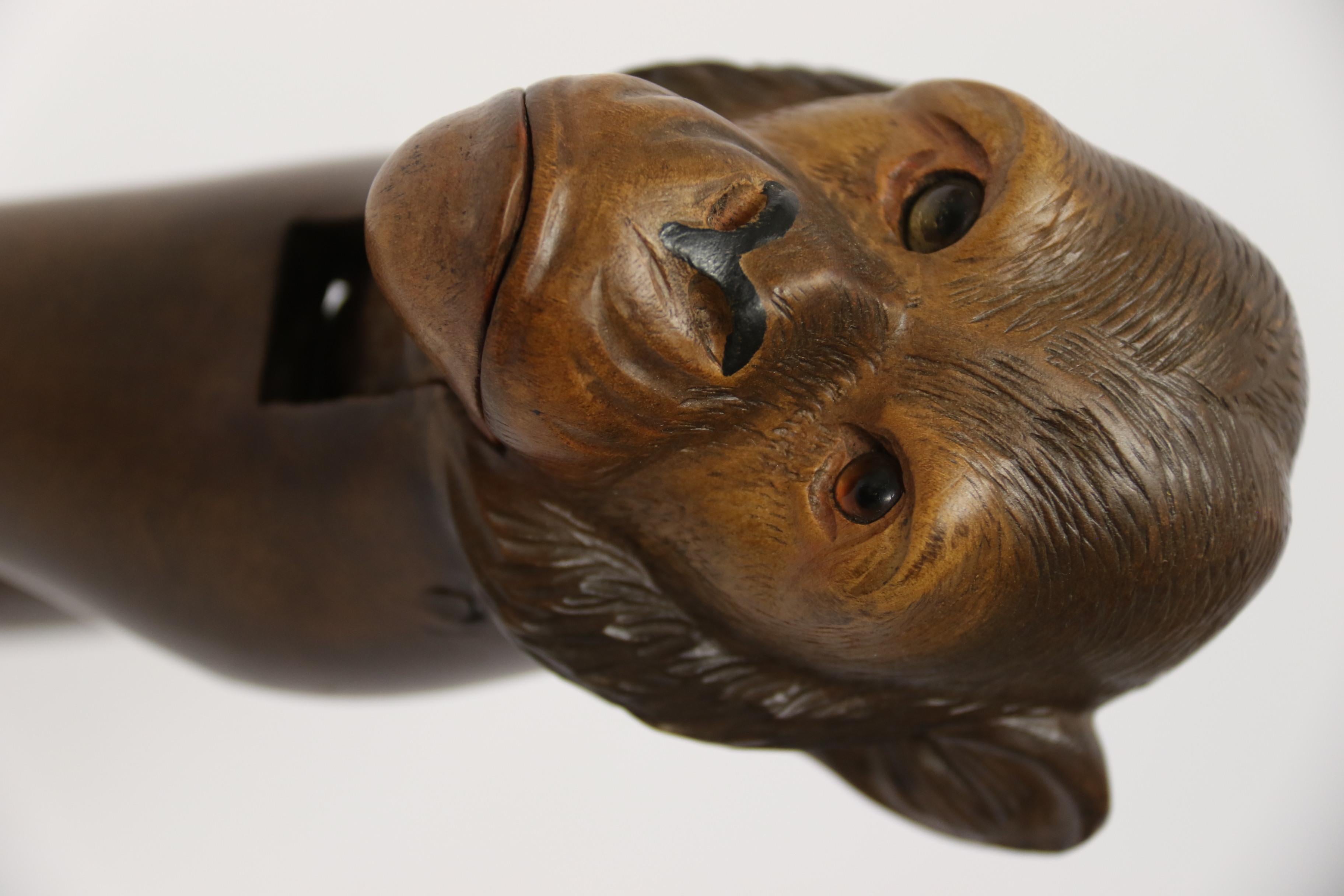 Walnut 19th Century Black Forest Nutcracker in the Form of a Monkey, circa 1890 For Sale