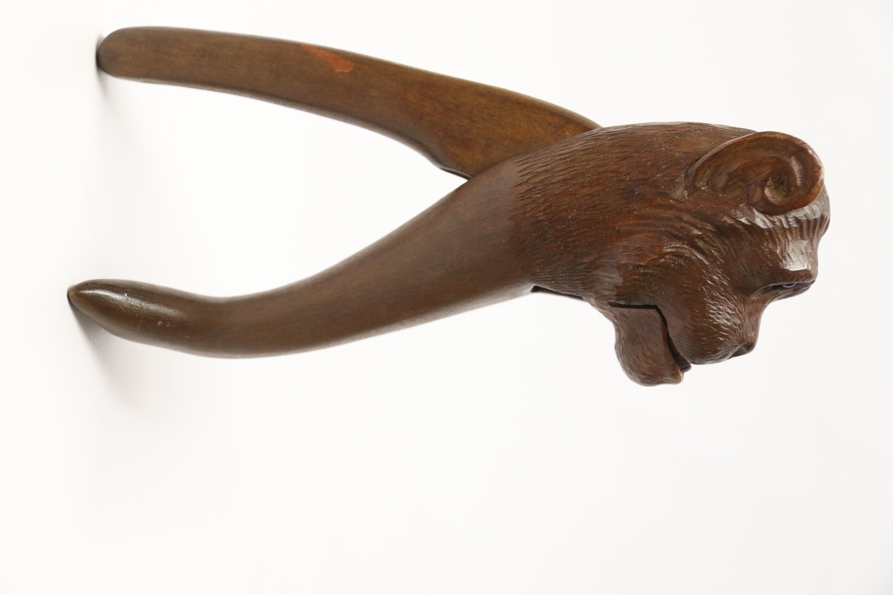 Casse-noisette du XIXe siècle de Black Forest en forme de singe, vers 1890 en vente 9