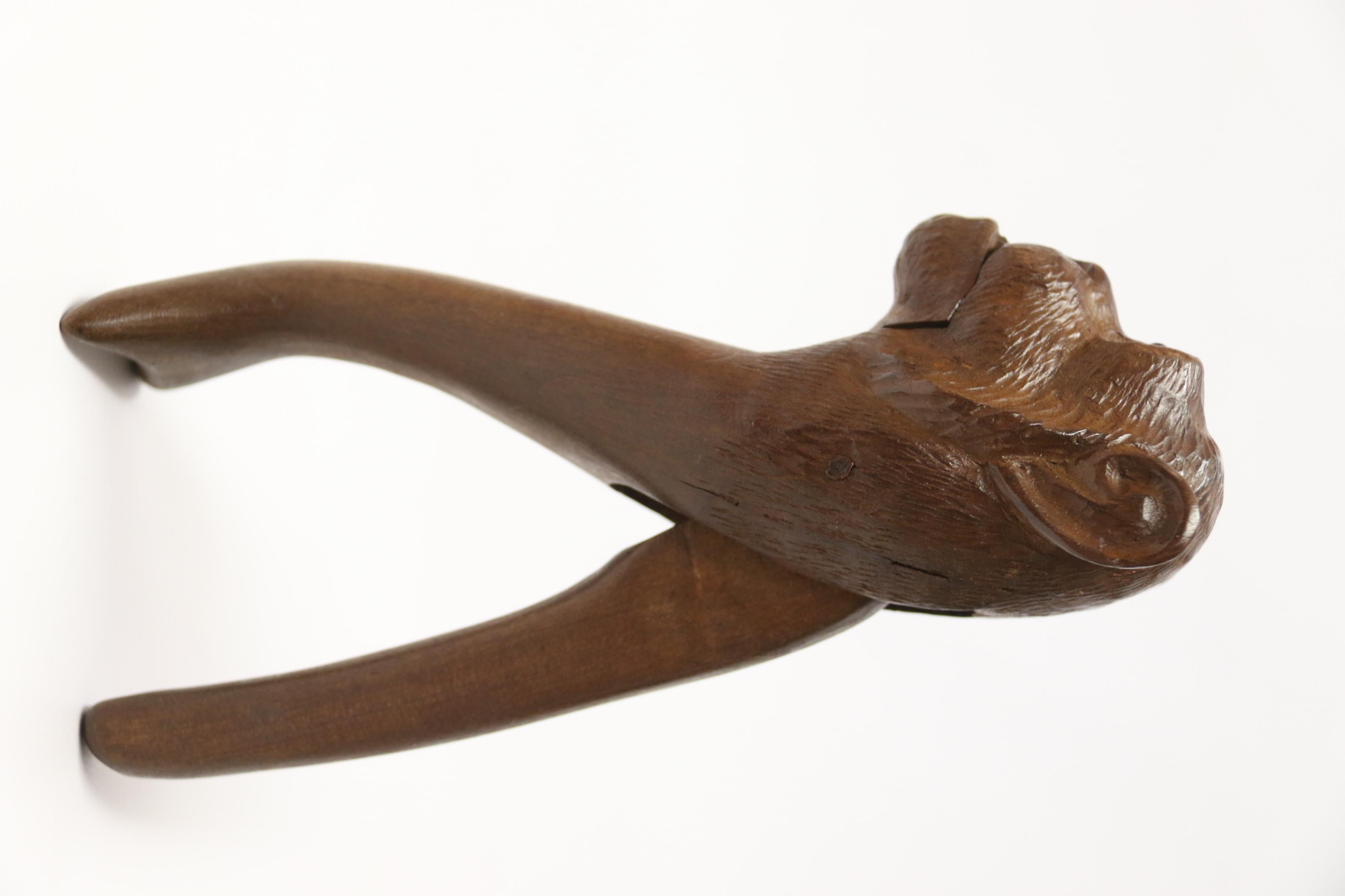 Casse-noisette du XIXe siècle de Black Forest en forme de singe, vers 1890 en vente 12