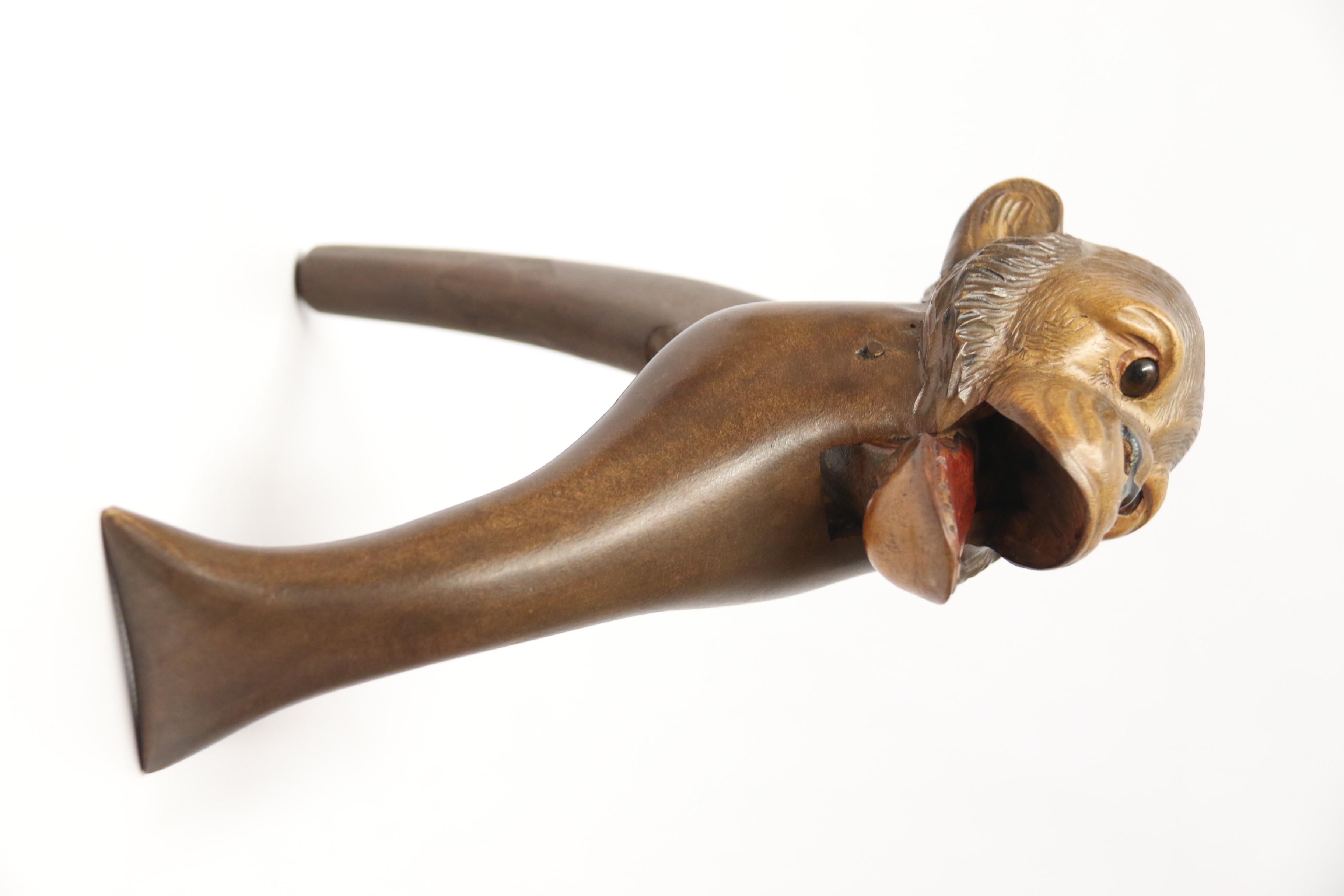 Fin du XIXe siècle Casse-noisette du XIXe siècle de Black Forest en forme de singe, vers 1890 en vente