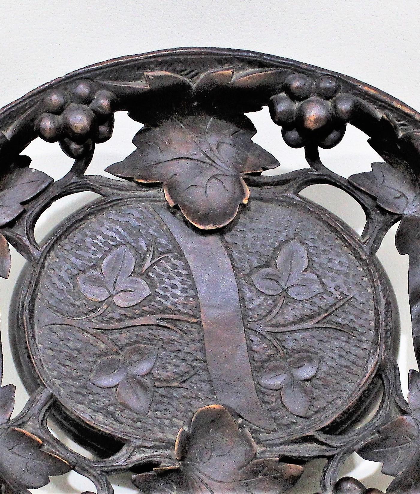 19th Century Black Forest Pierced Oak Carved Tray or Bowl For Sale 2