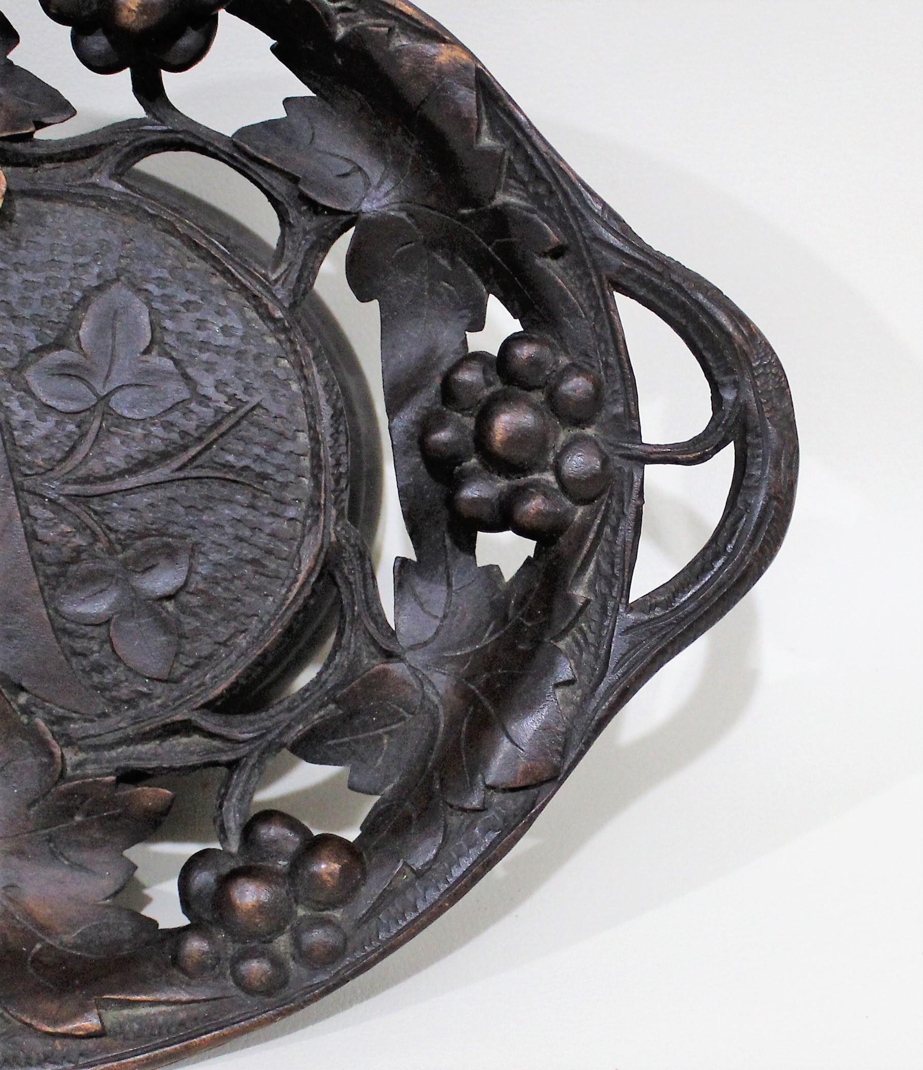 19th Century Black Forest Pierced Oak Carved Tray or Bowl For Sale 5
