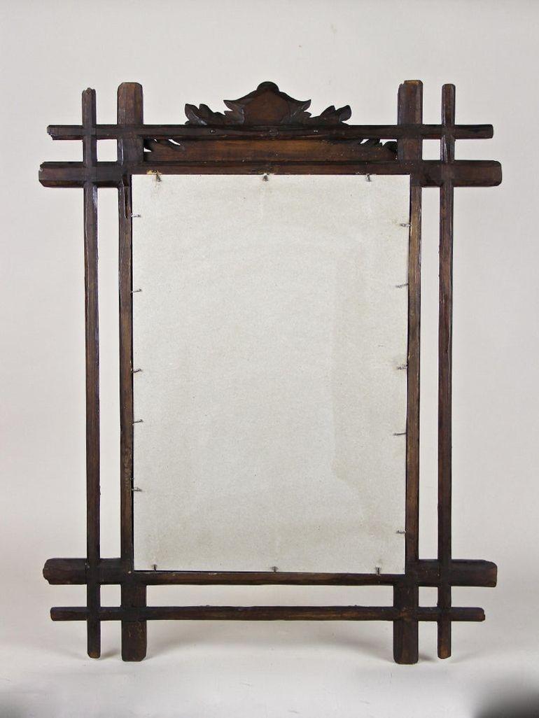 Miroir rustique du 19e siècle avec sculpture d'armoiries, Black Forest, vers 1880 en vente 12