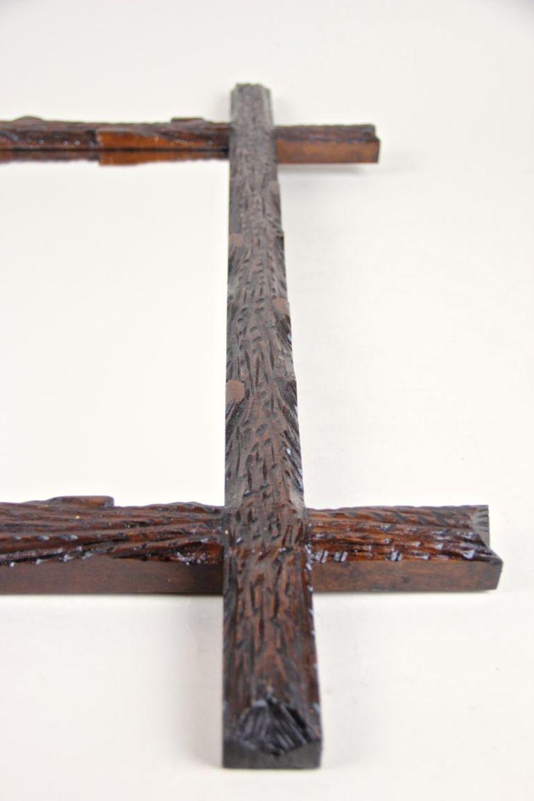 Espejo rústico de pared Black Forest del siglo XIX, tallado a mano, Austria, hacia 1880 en venta 4